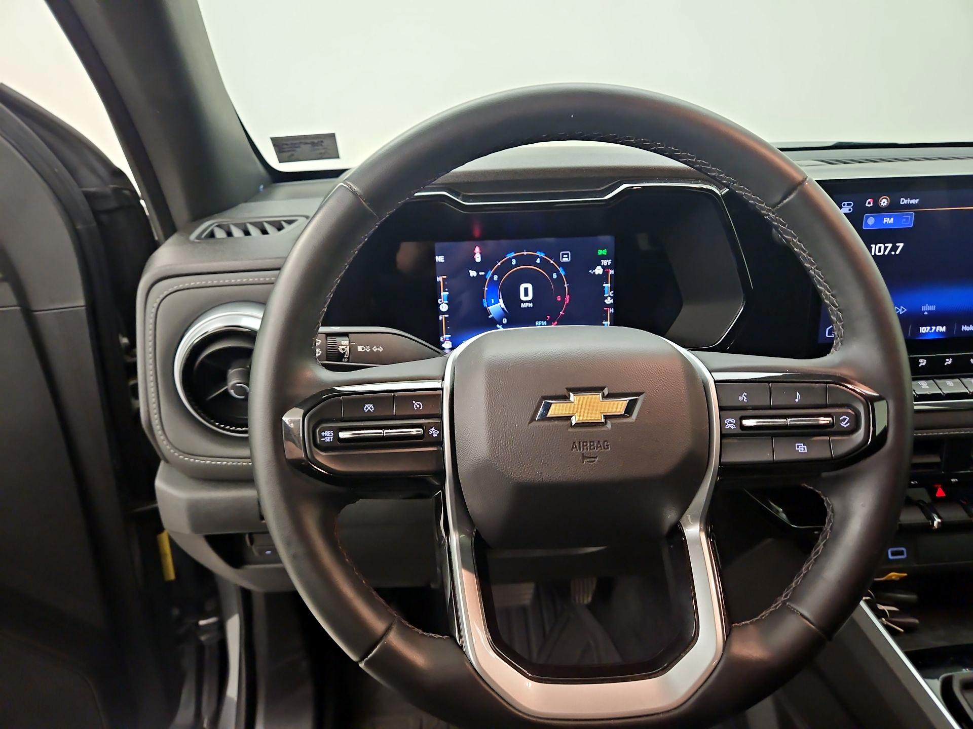 Thumbnail: 2023 Chevrolet Colorado - 10