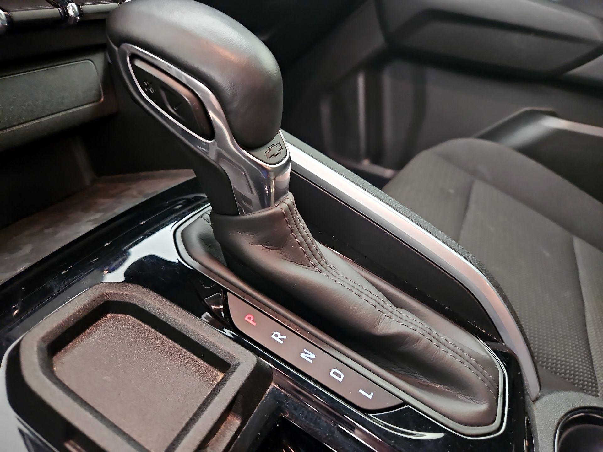 Thumbnail: 2023 Chevrolet Colorado - 17
