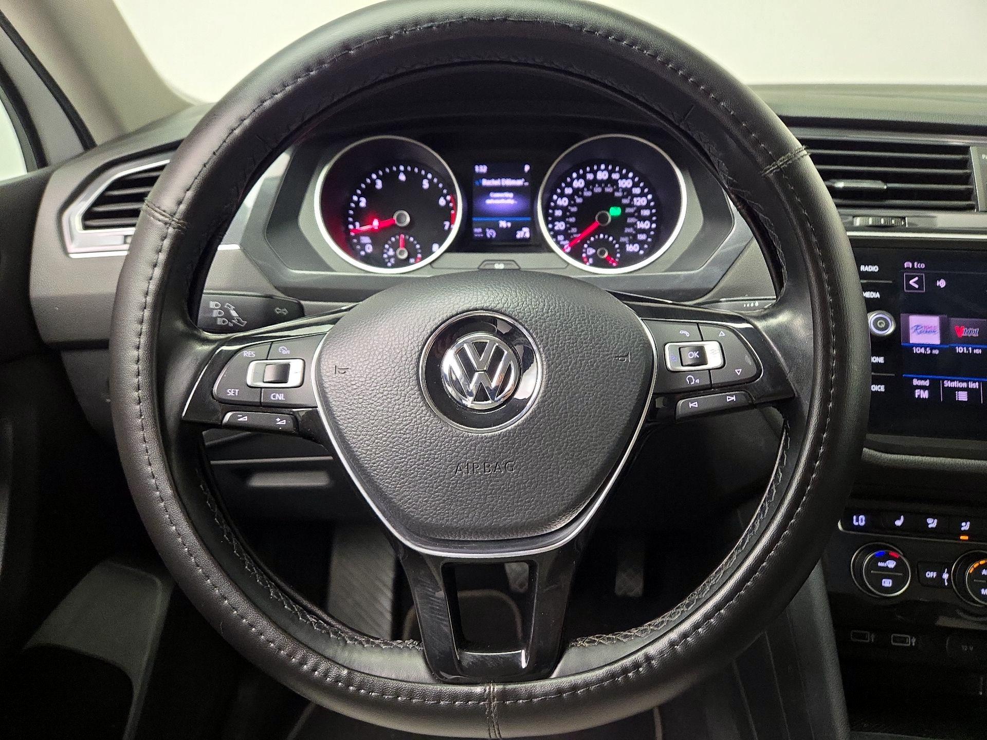 Thumbnail: 2018 Volkswagen Tiguan - 10