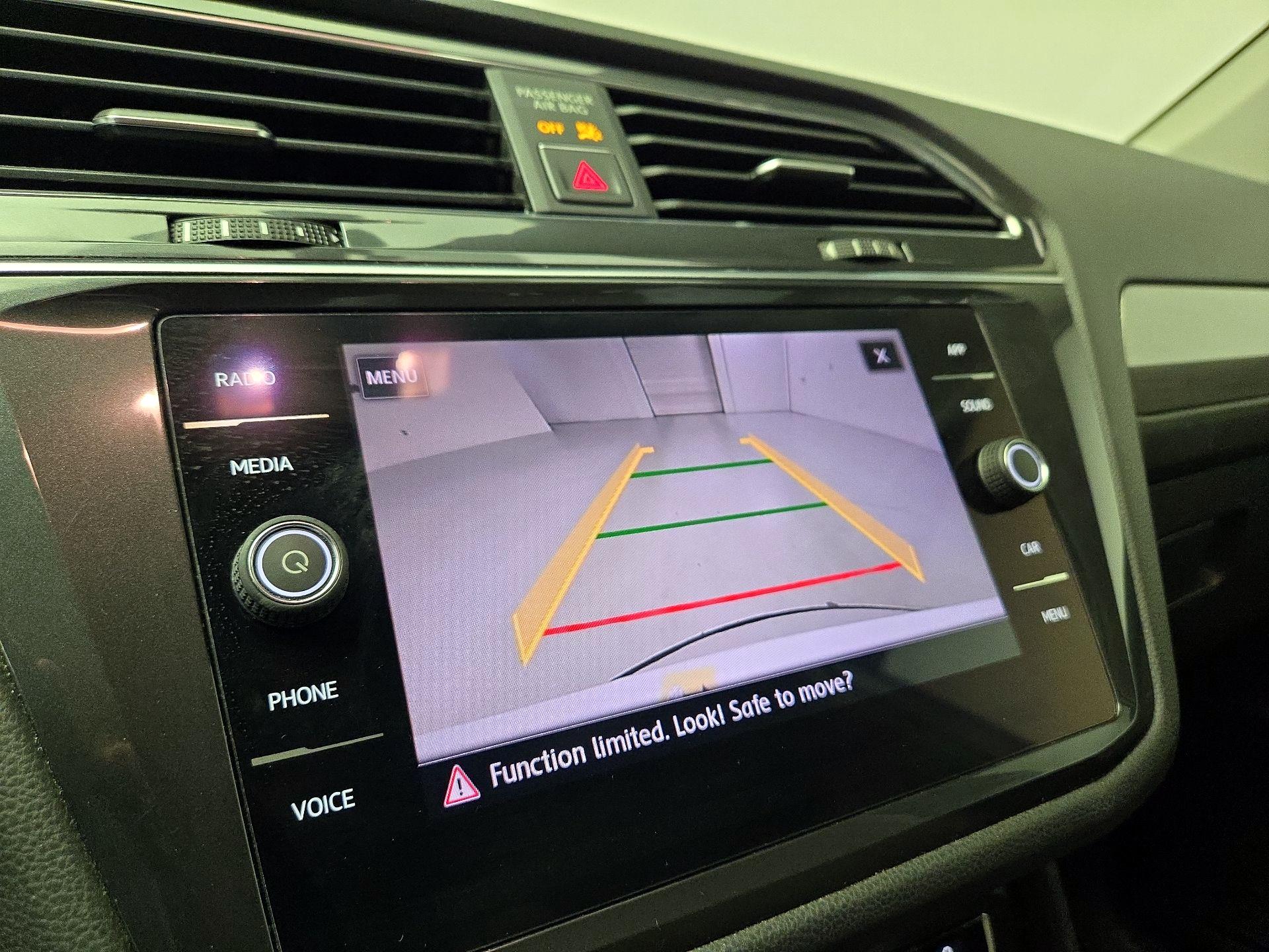 Thumbnail: 2018 Volkswagen Tiguan - 14