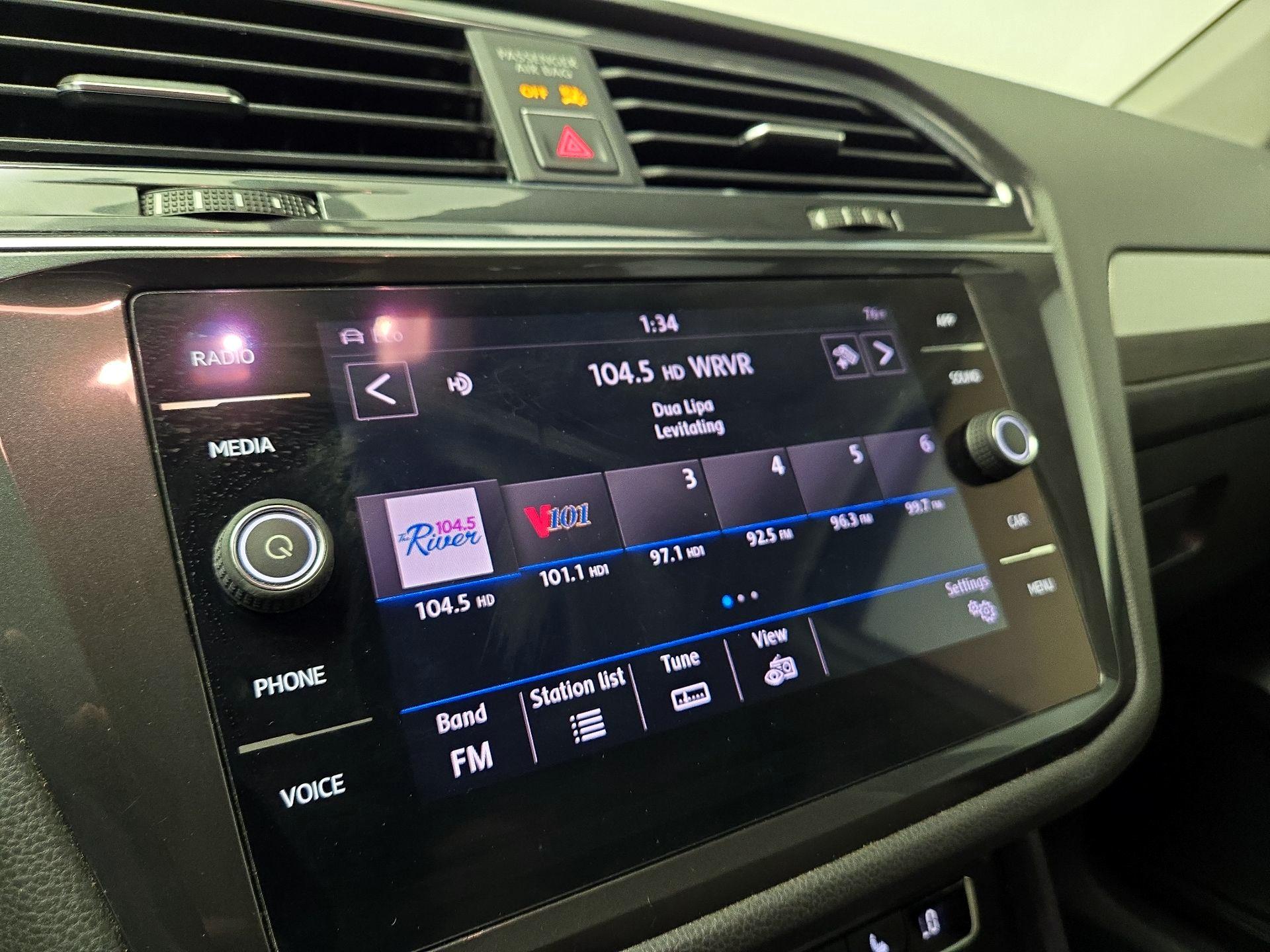 Thumbnail: 2018 Volkswagen Tiguan - 15