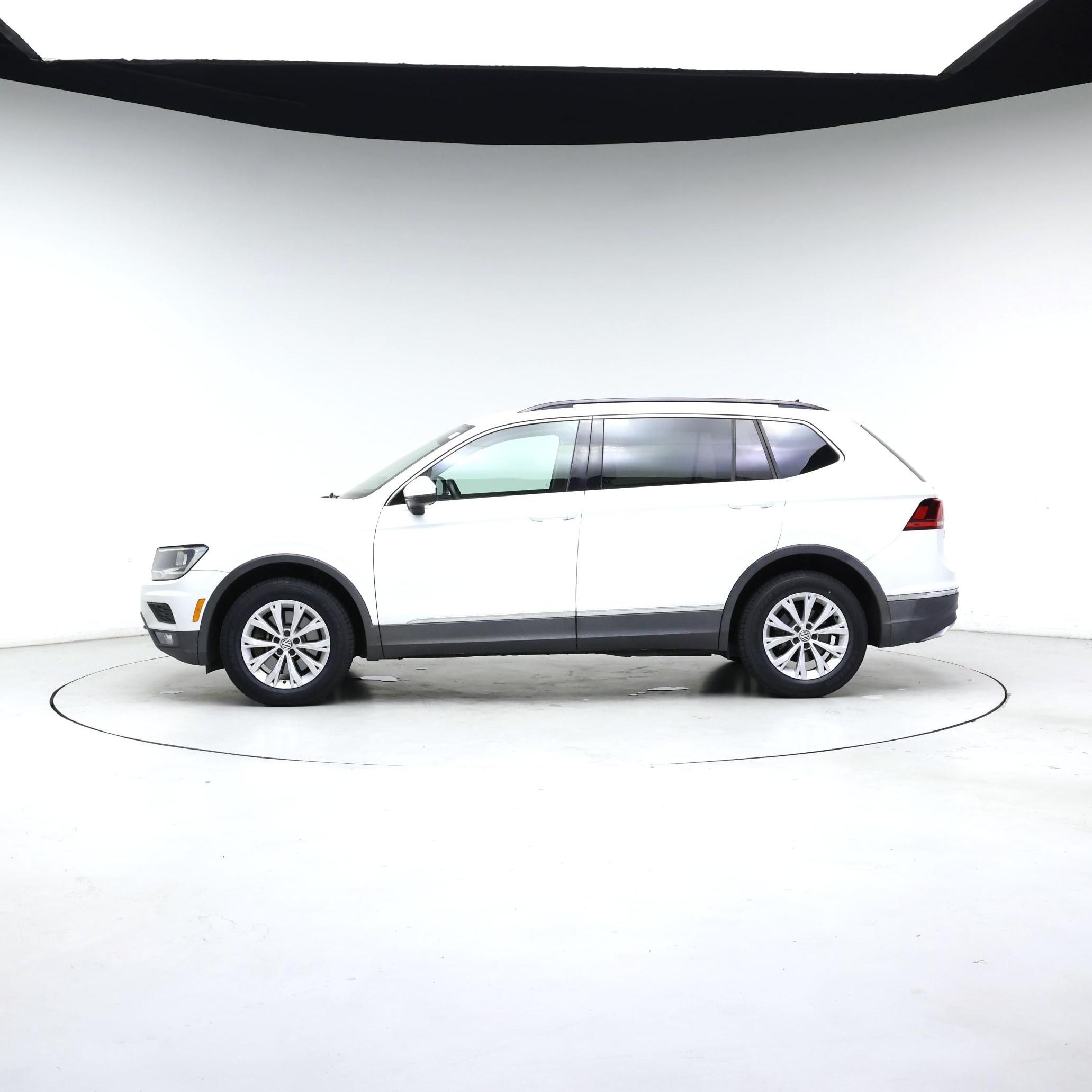 Thumbnail: 2018 Volkswagen Tiguan - 3
