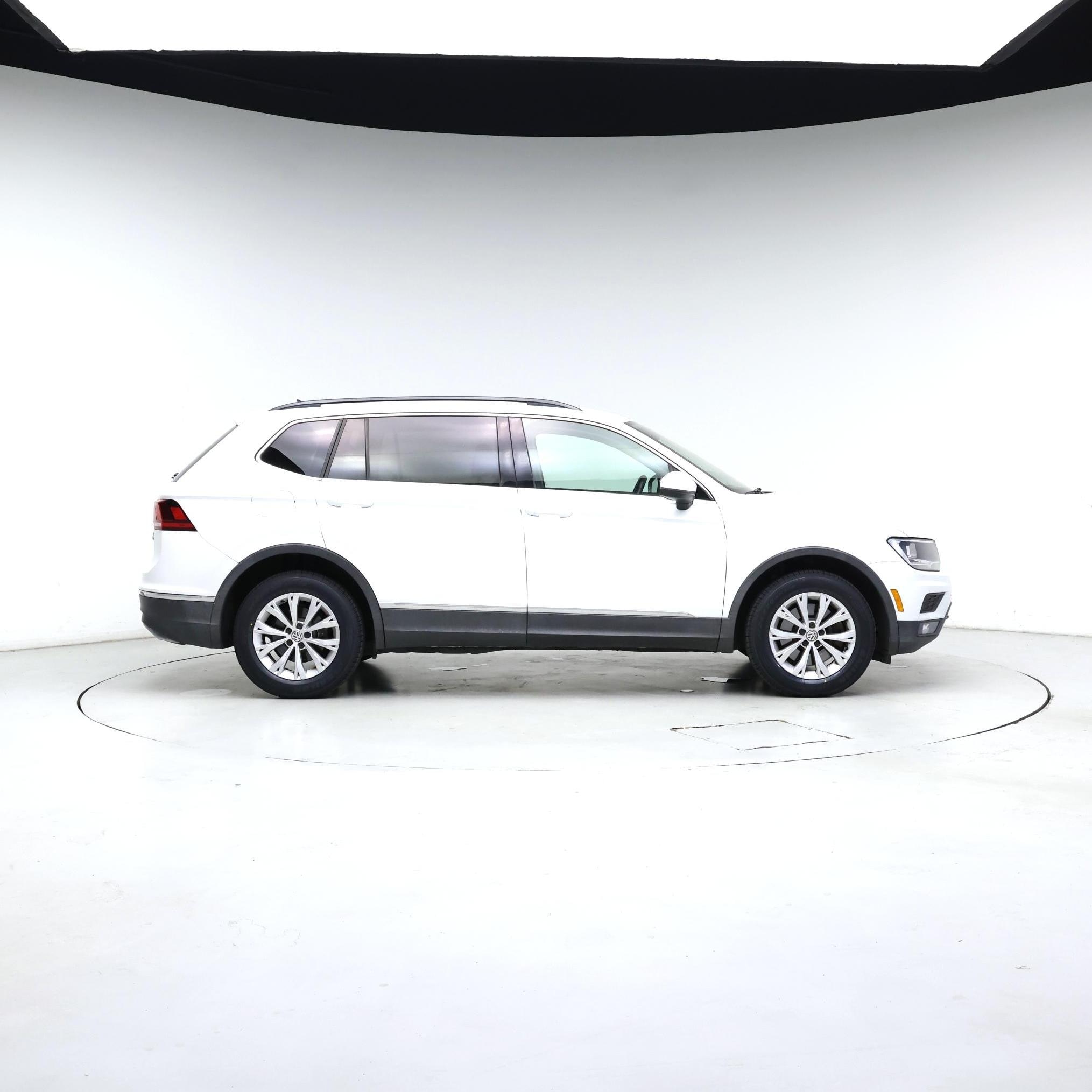 Thumbnail: 2018 Volkswagen Tiguan - 7