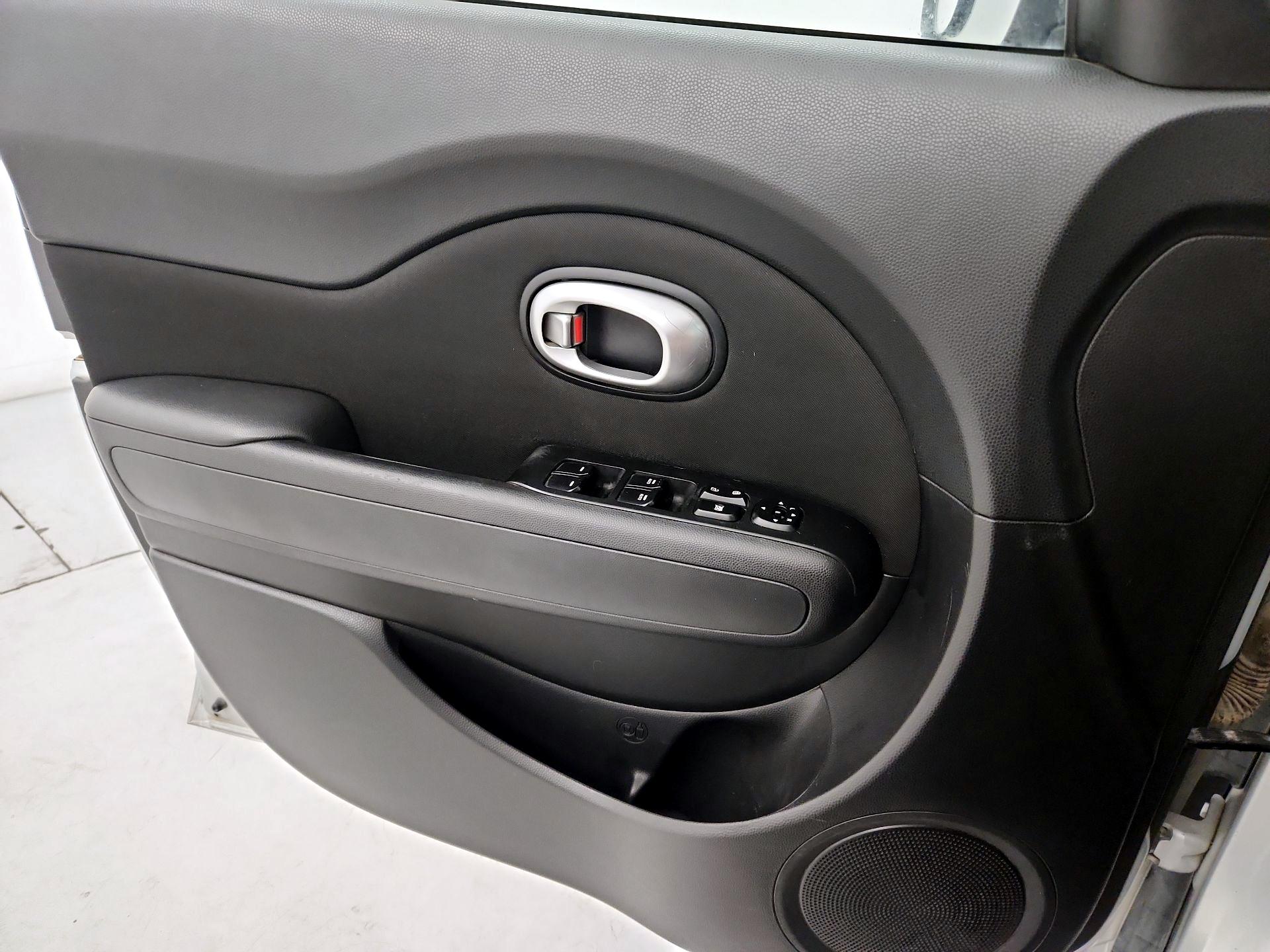 Thumbnail: 2014 Kia Soul - 12