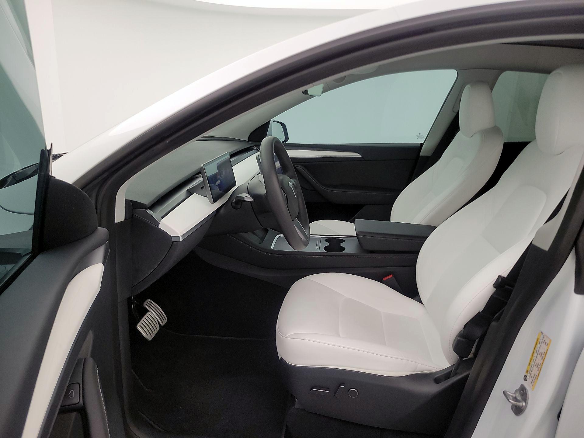 Thumbnail: 2023 Tesla Model Y - 11