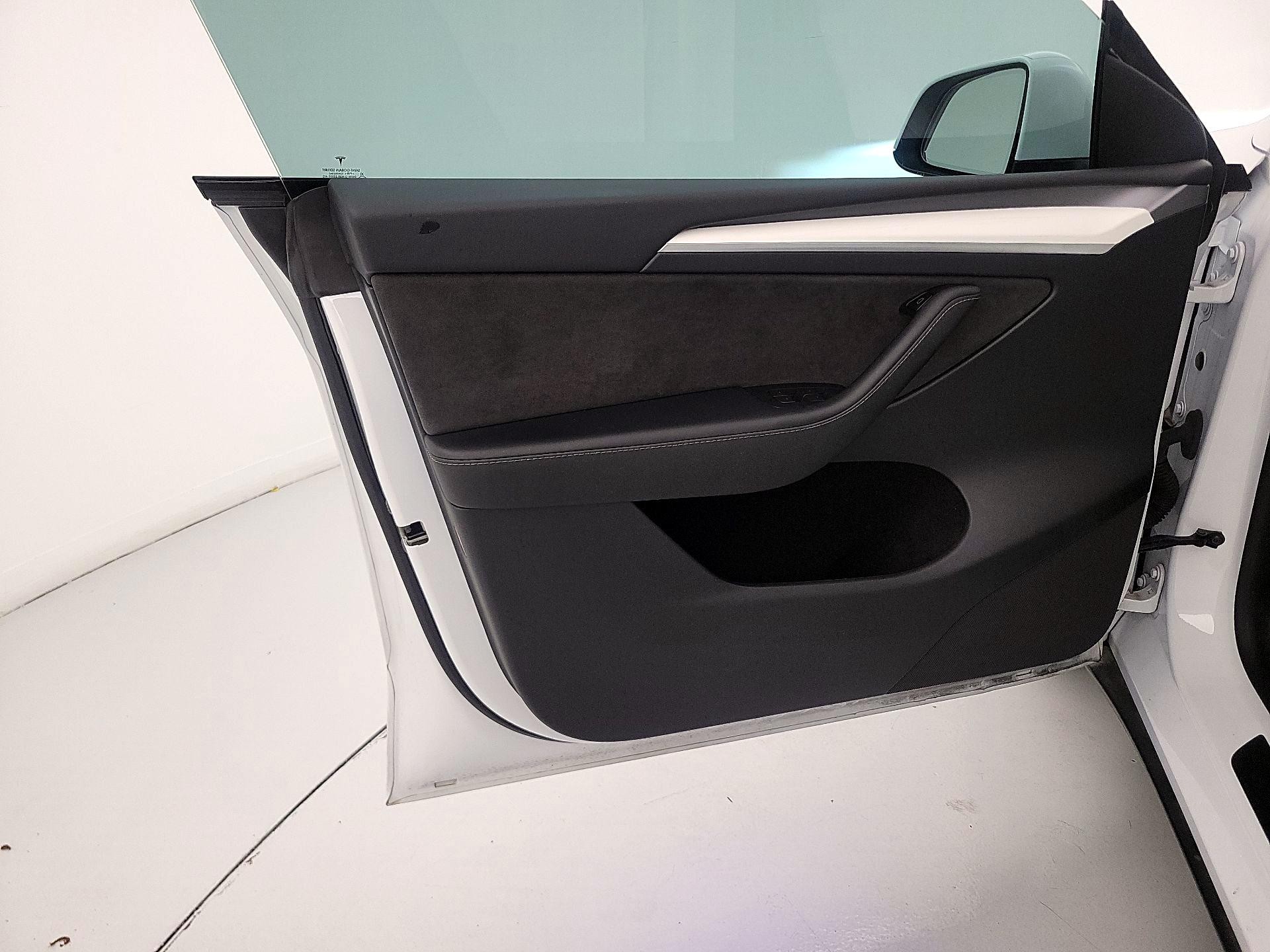 Thumbnail: 2023 Tesla Model Y - 12