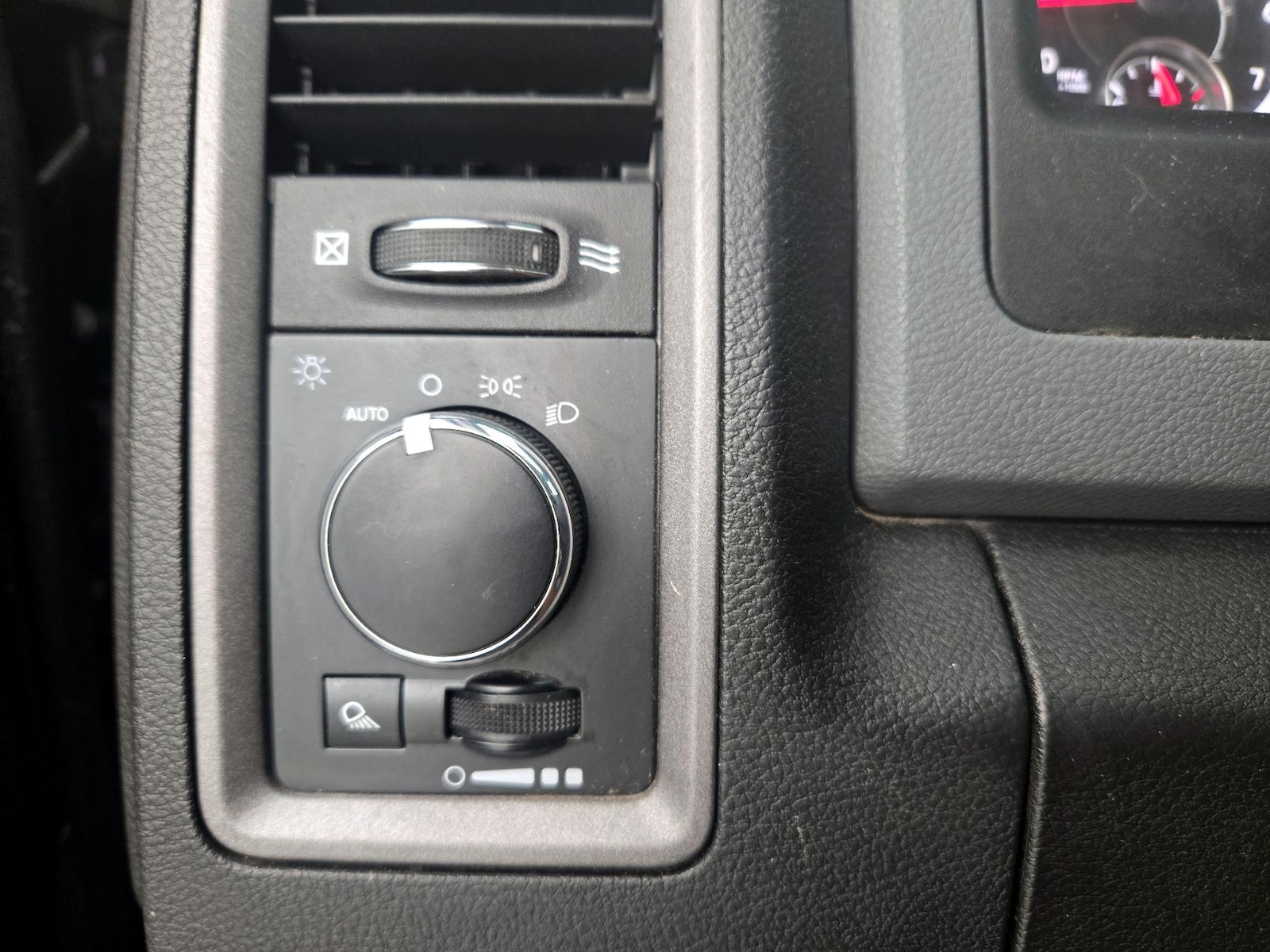 2018 RAM Ram 1500 Pickup Tradesman - Photo 14