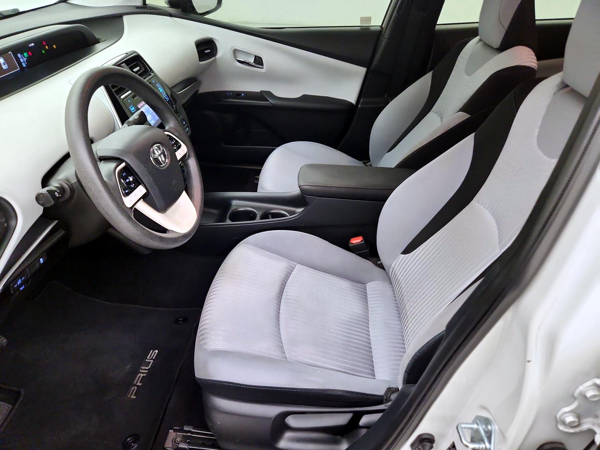 Thumbnail: 2018 Toyota Prius - 11