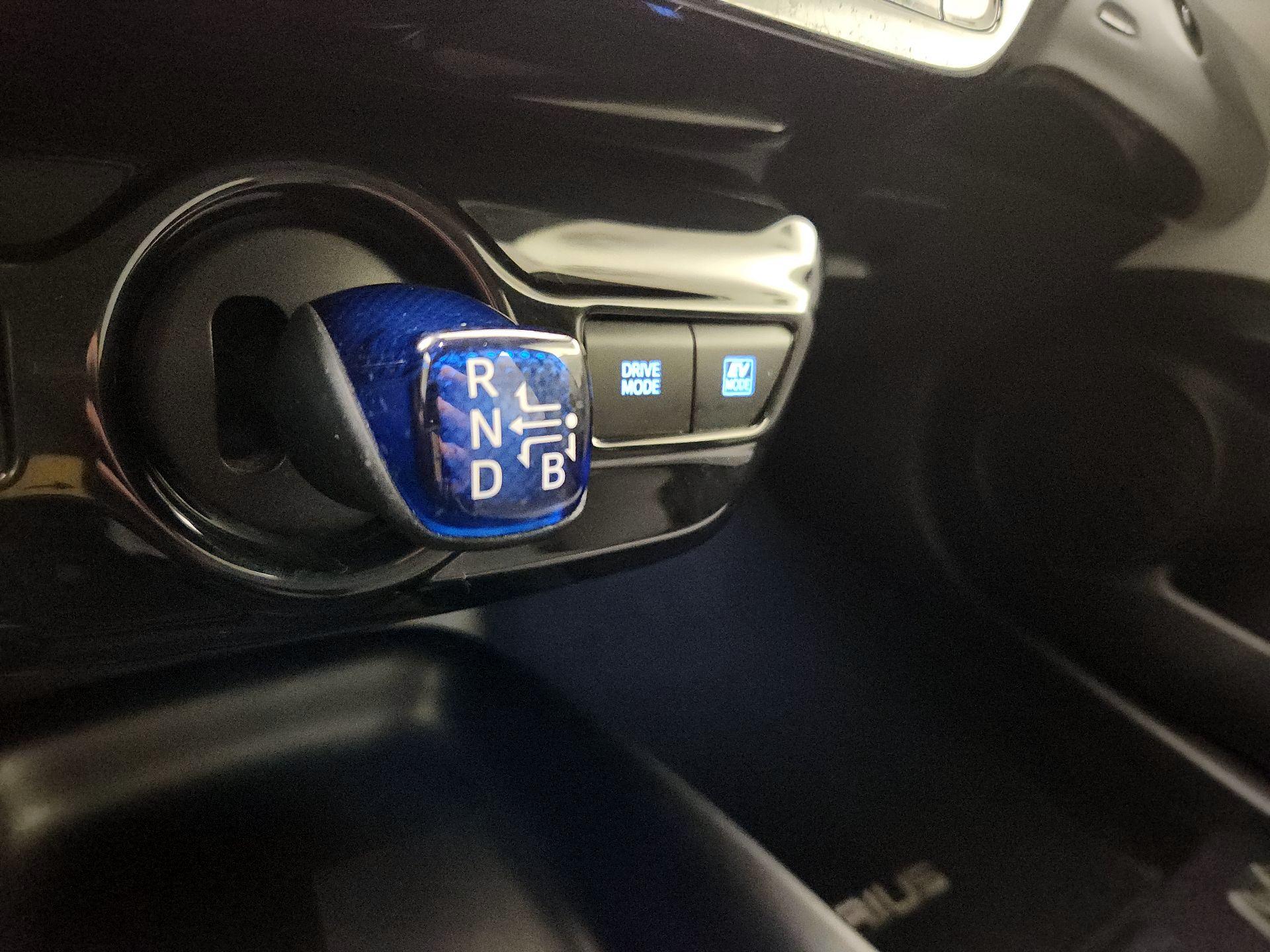Thumbnail: 2018 Toyota Prius - 17