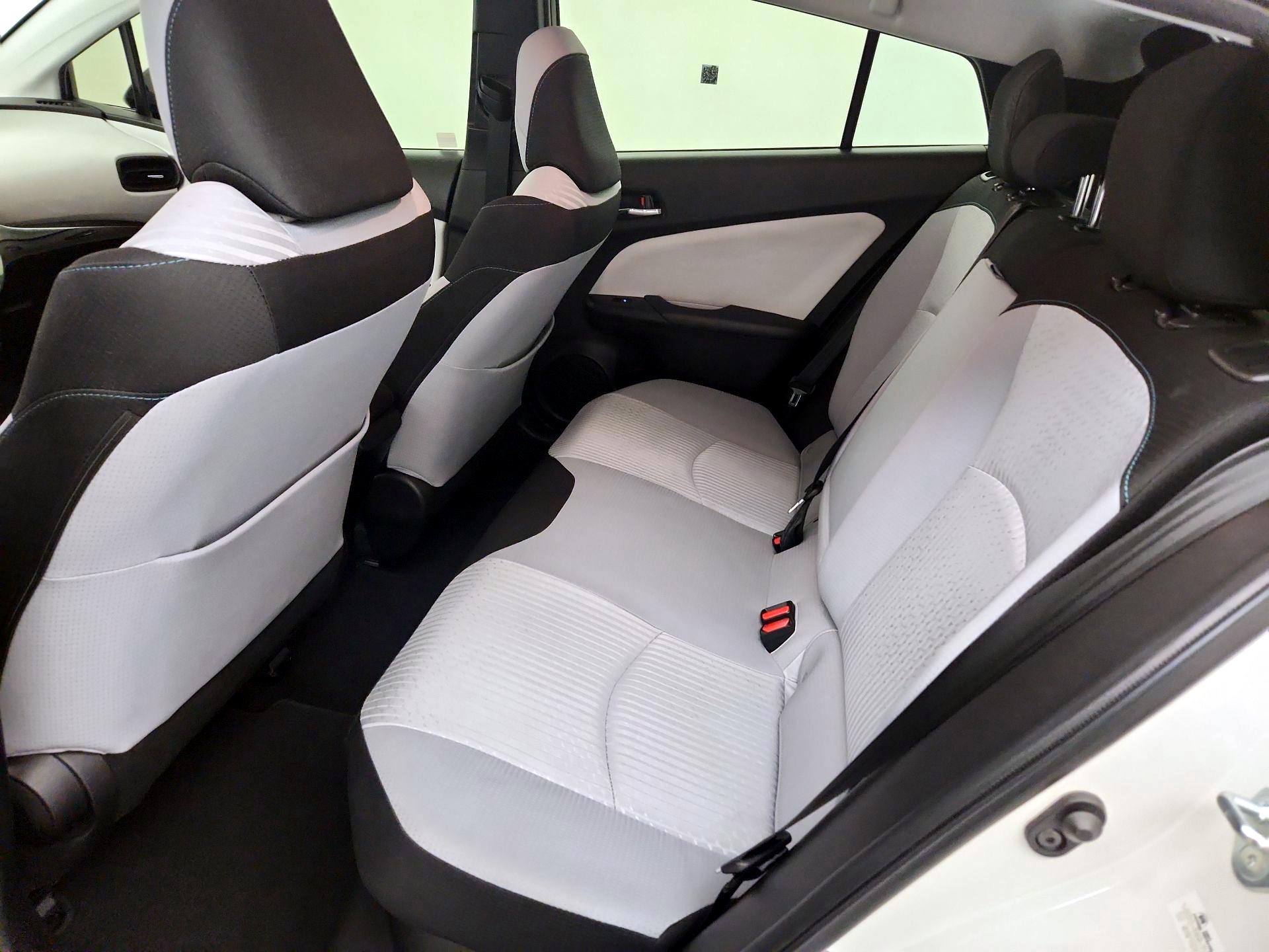 Thumbnail: 2018 Toyota Prius - 18