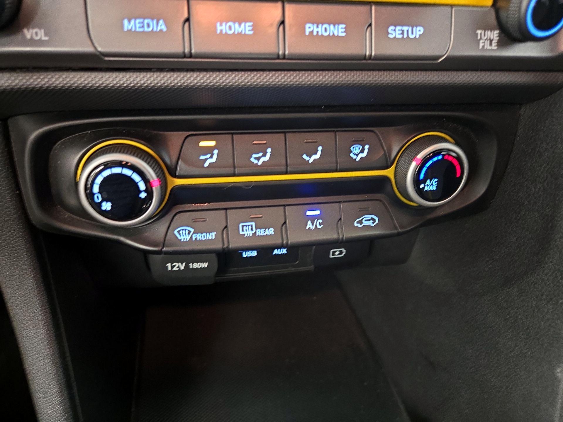 Thumbnail: 2020 Hyundai Veloster - 16