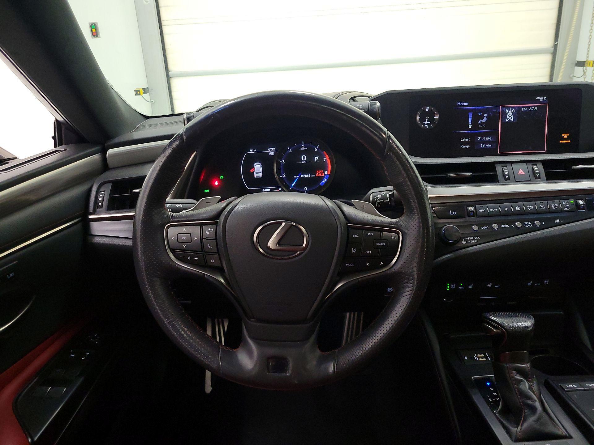 Thumbnail: 2019 Lexus ES - 10
