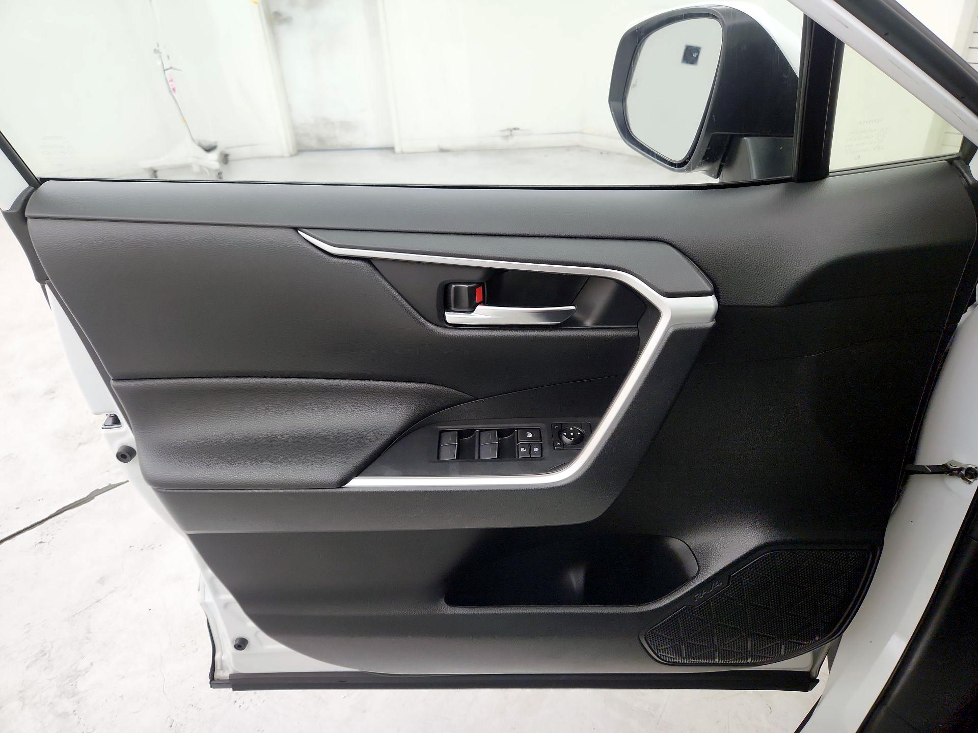 Thumbnail: 2023 Toyota RAV4 - 12