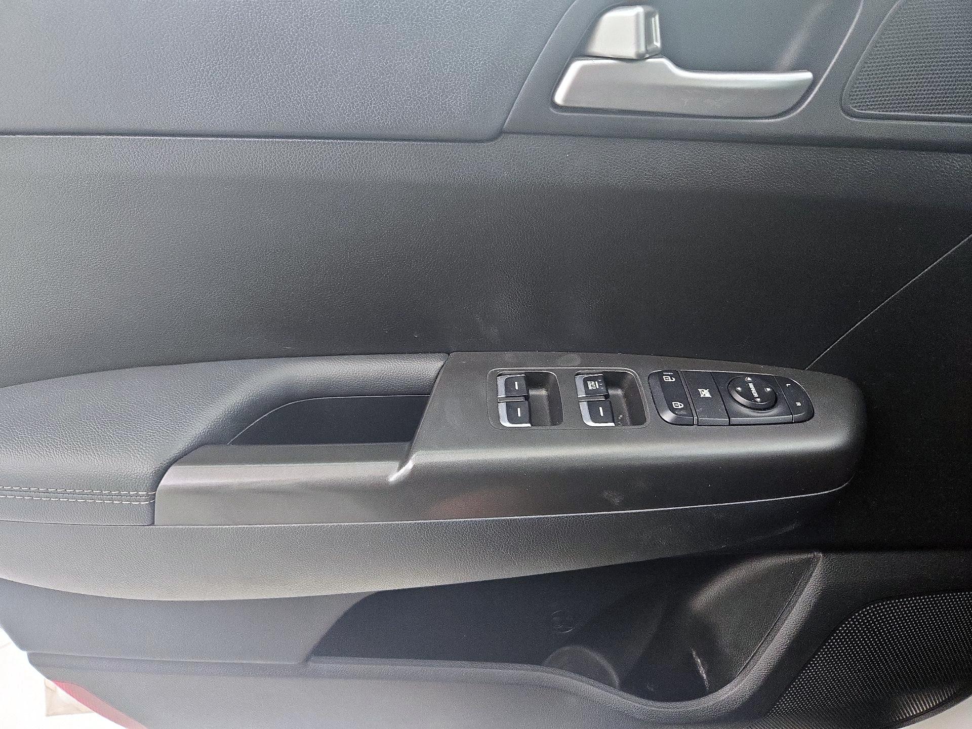 Thumbnail: 2021 Kia Sportage - 12