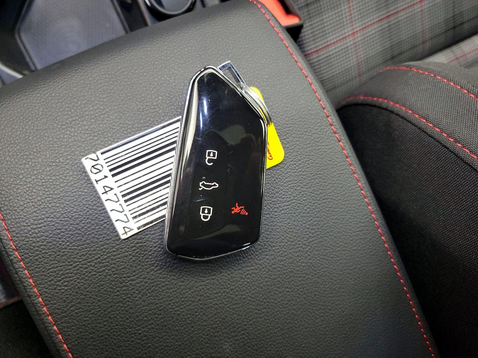 2024 Volkswagen Golf GTI SE - Photo 24