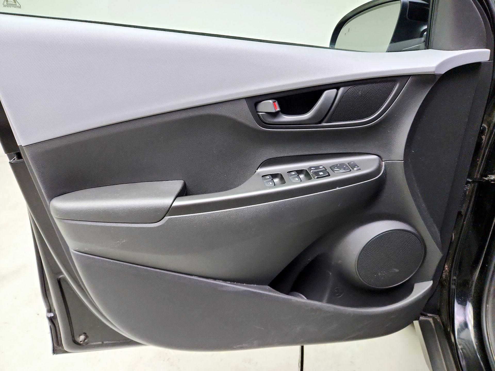 Thumbnail: 2020 Hyundai Kona - 10