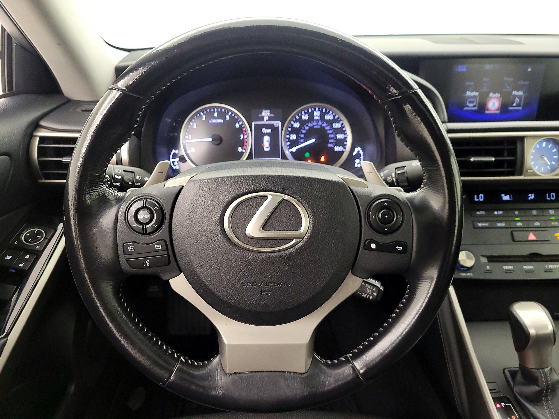 Thumbnail: 2015 Lexus IS - 10