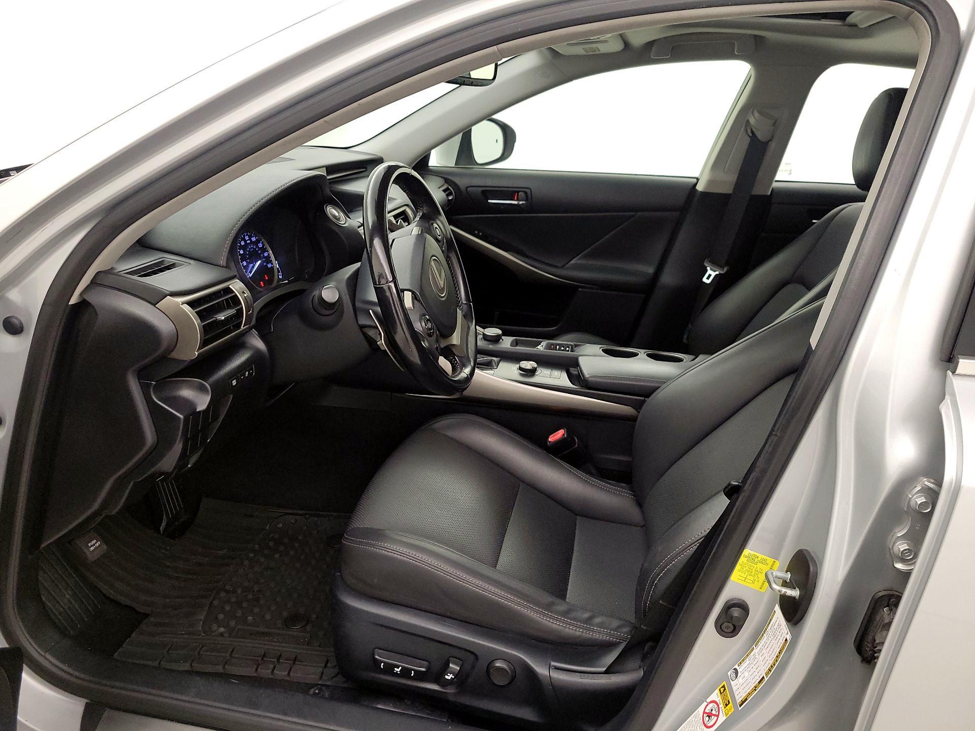Thumbnail: 2015 Lexus IS - 11