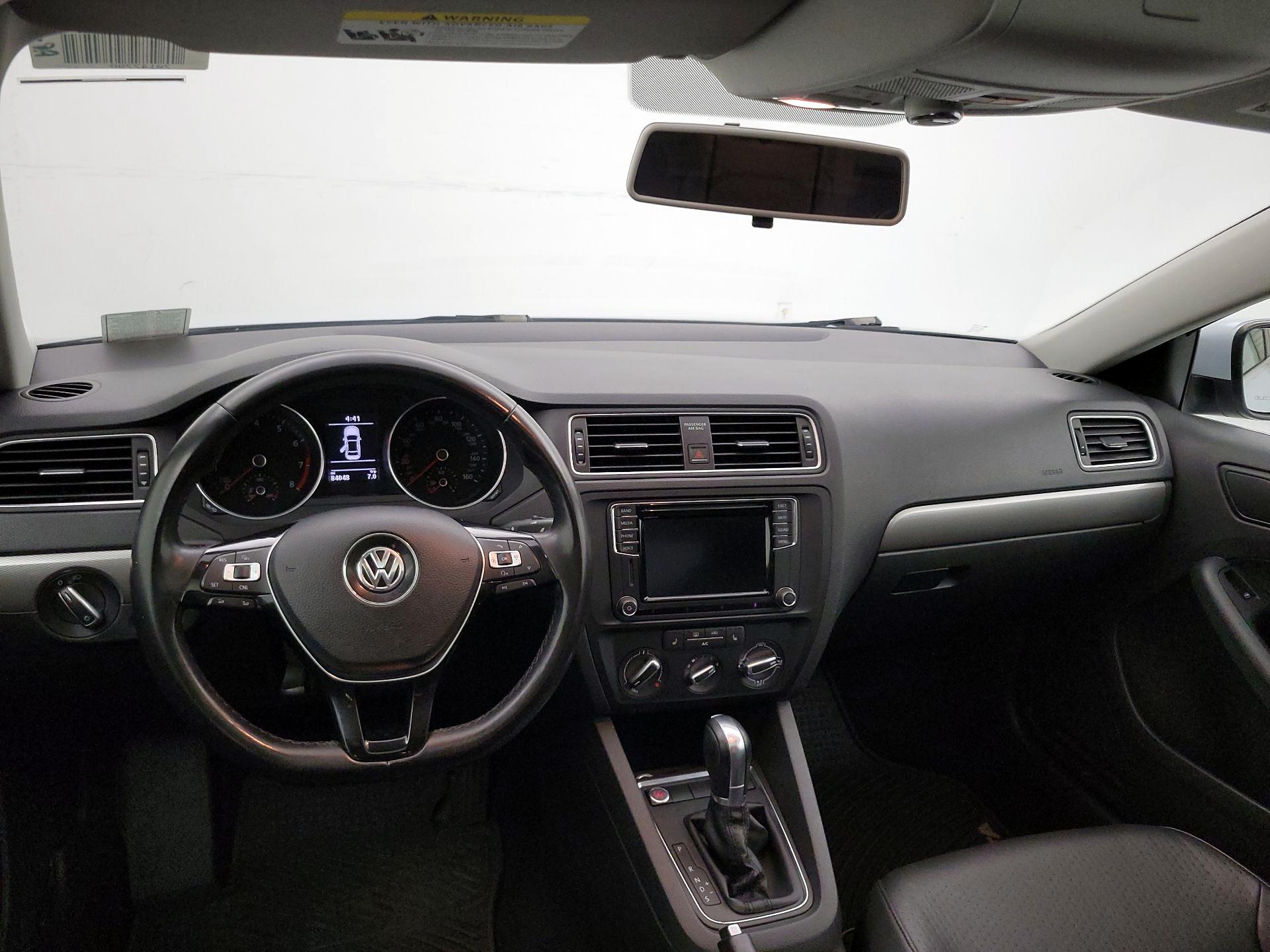 Thumbnail: 2017 Volkswagen Jetta - 9
