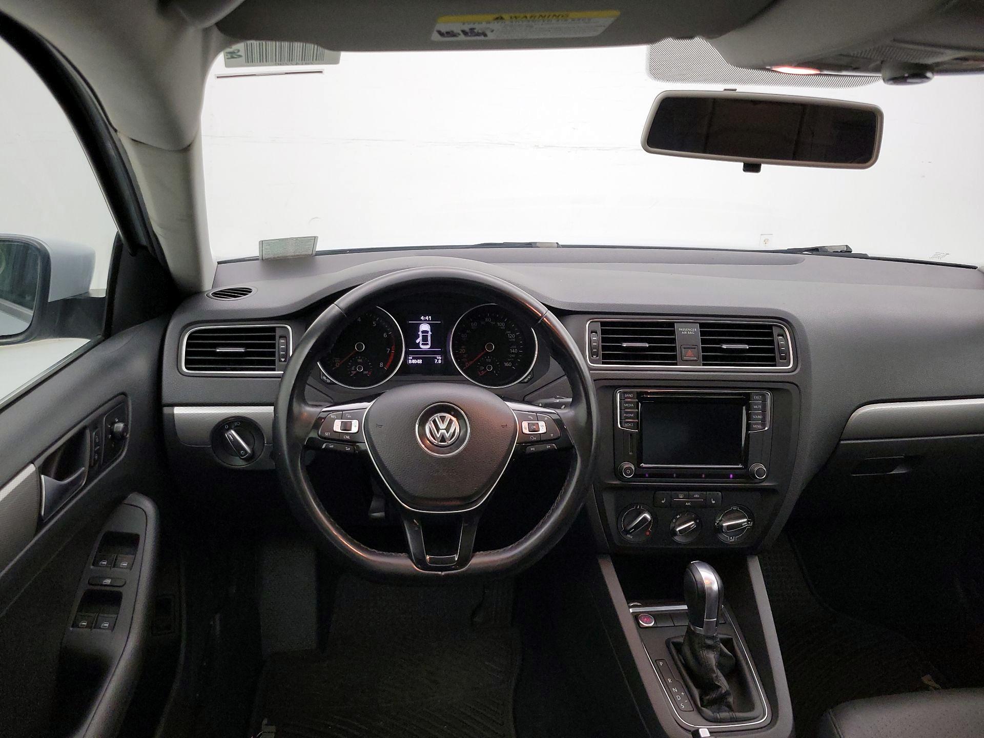 Thumbnail: 2017 Volkswagen Jetta - 10
