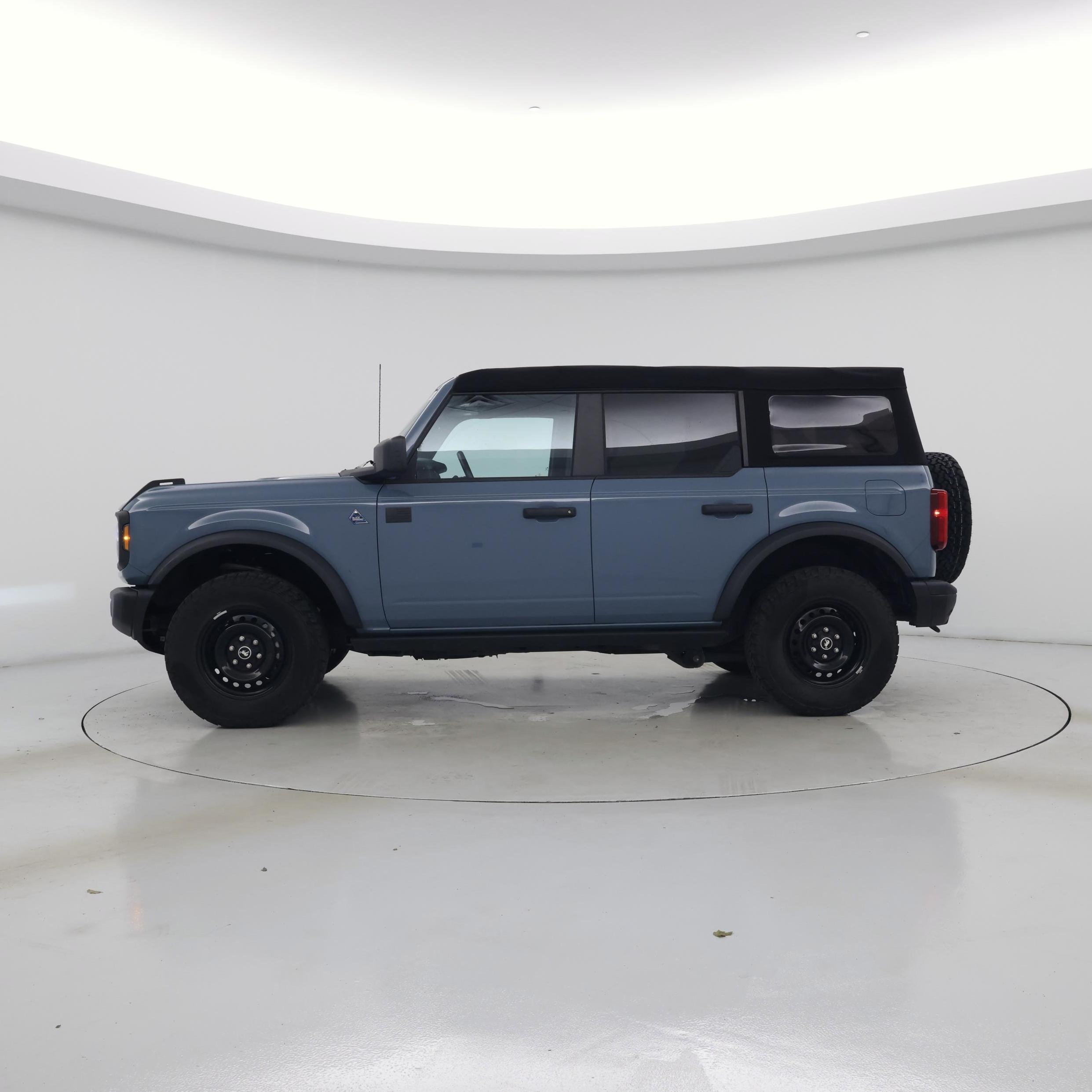 Thumbnail: 2022 Ford Bronco - 3