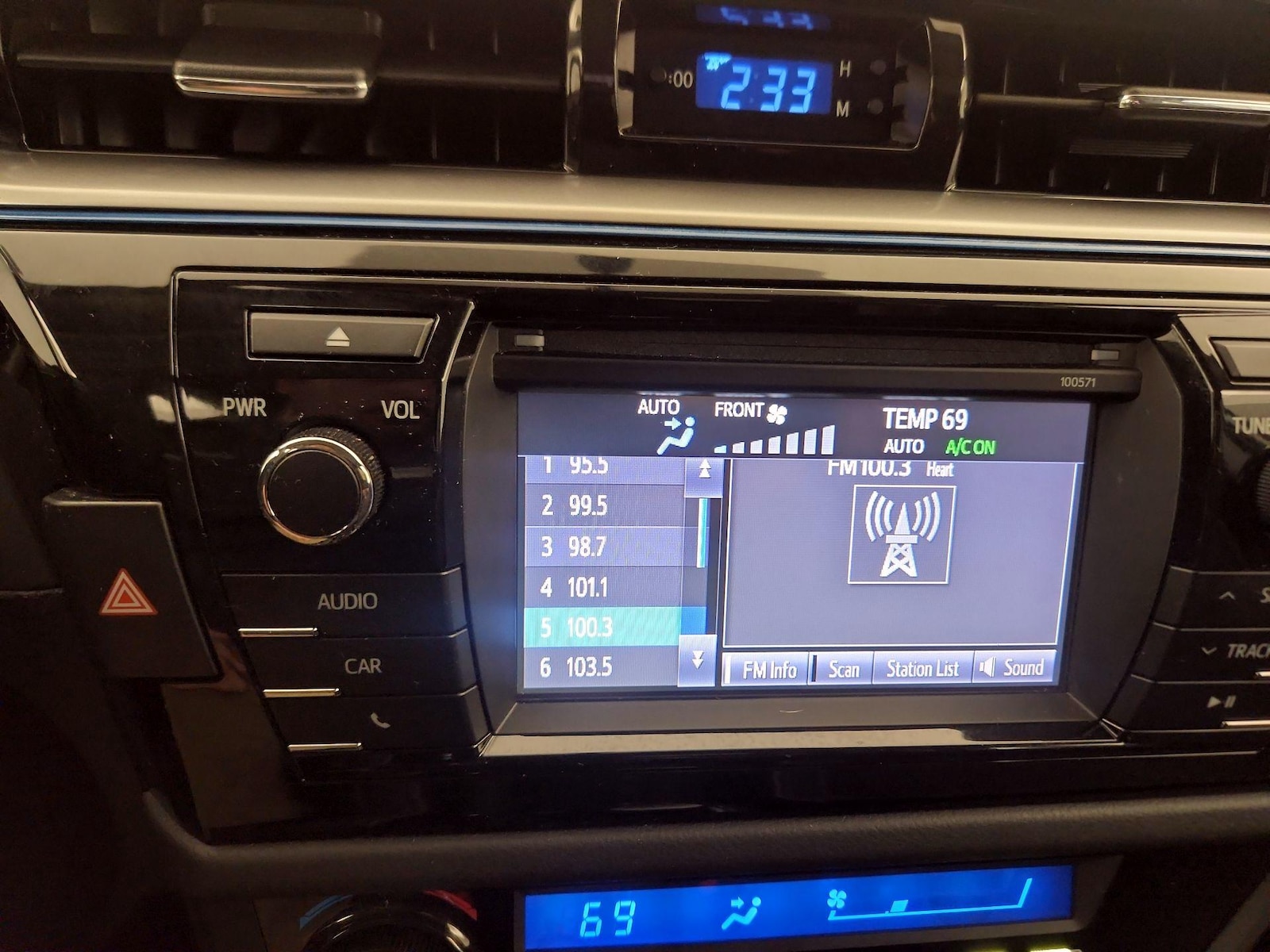 2016 Toyota Corolla S Plus - Photo 16