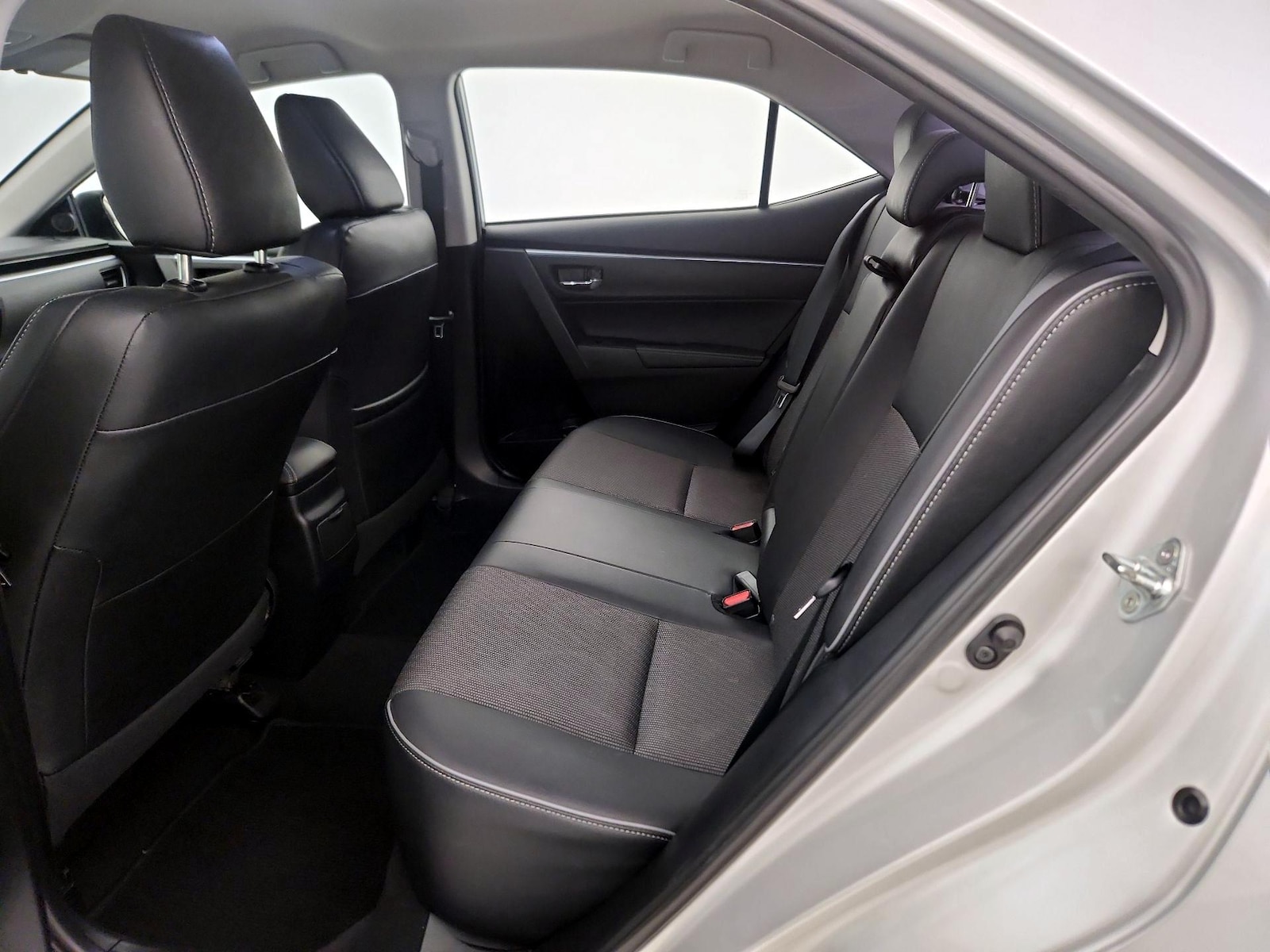 2016 Toyota Corolla S Plus - Photo 19