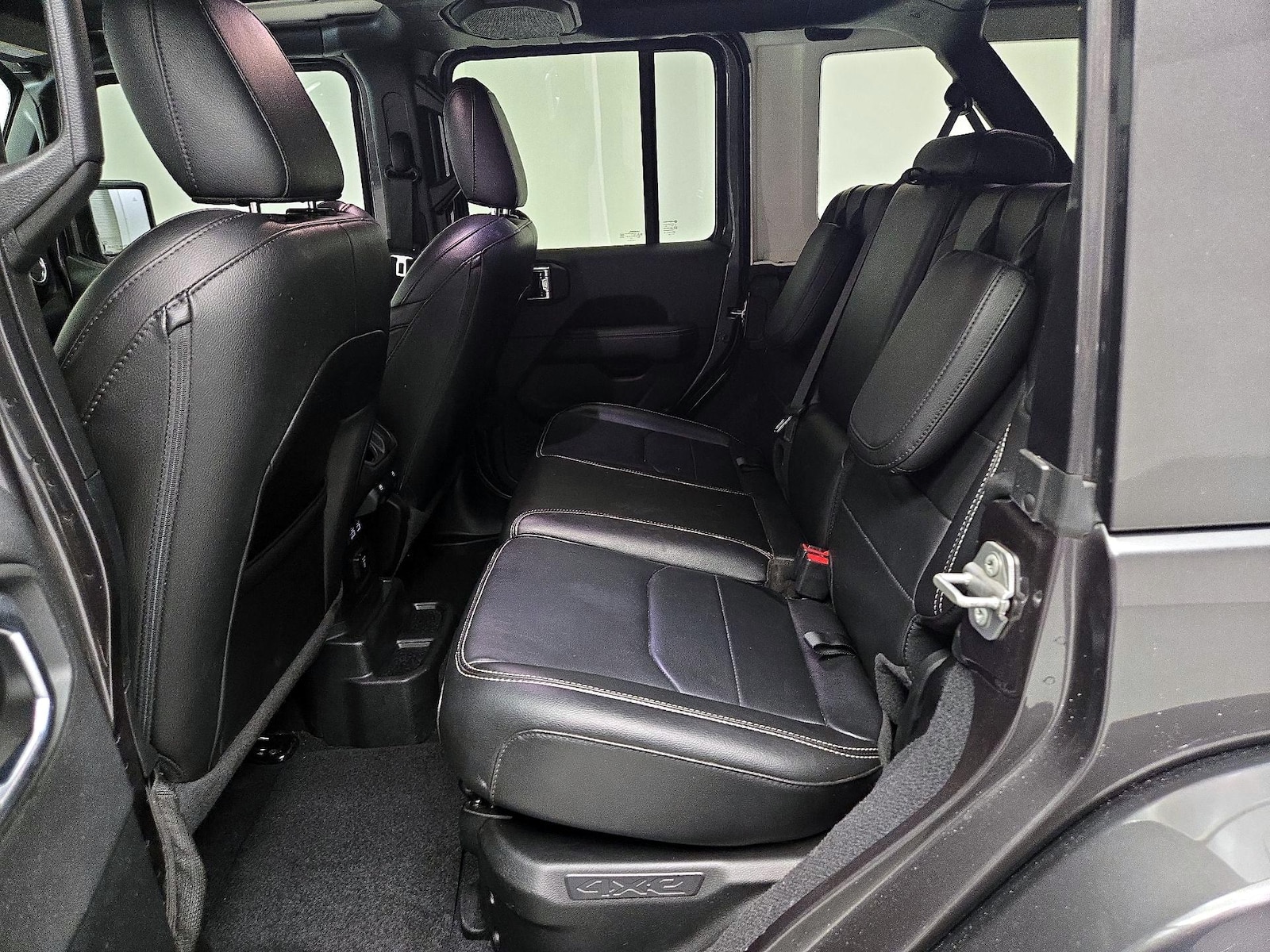 2021 Jeep Wrangler Unlimited Sahara 4XE - Photo 19