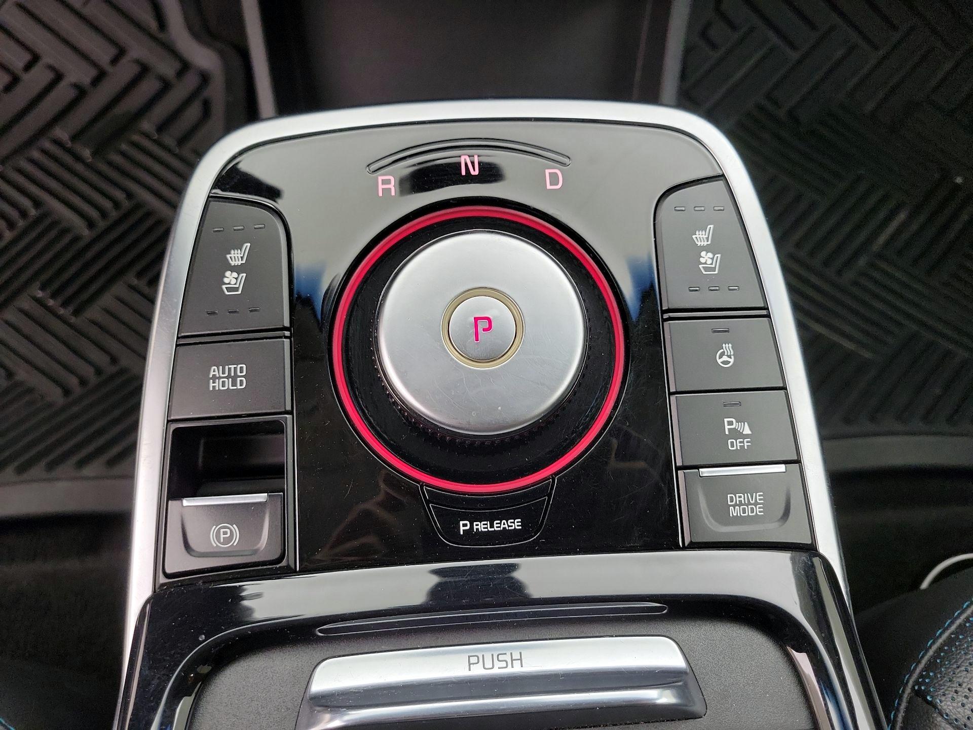 Thumbnail: 2020 Kia Niro - 17