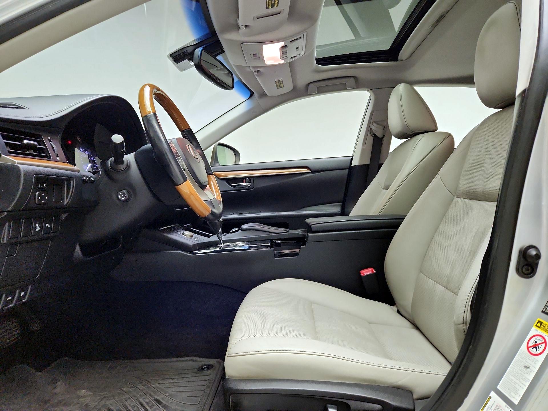 Thumbnail: 2014 Lexus ES - 9
