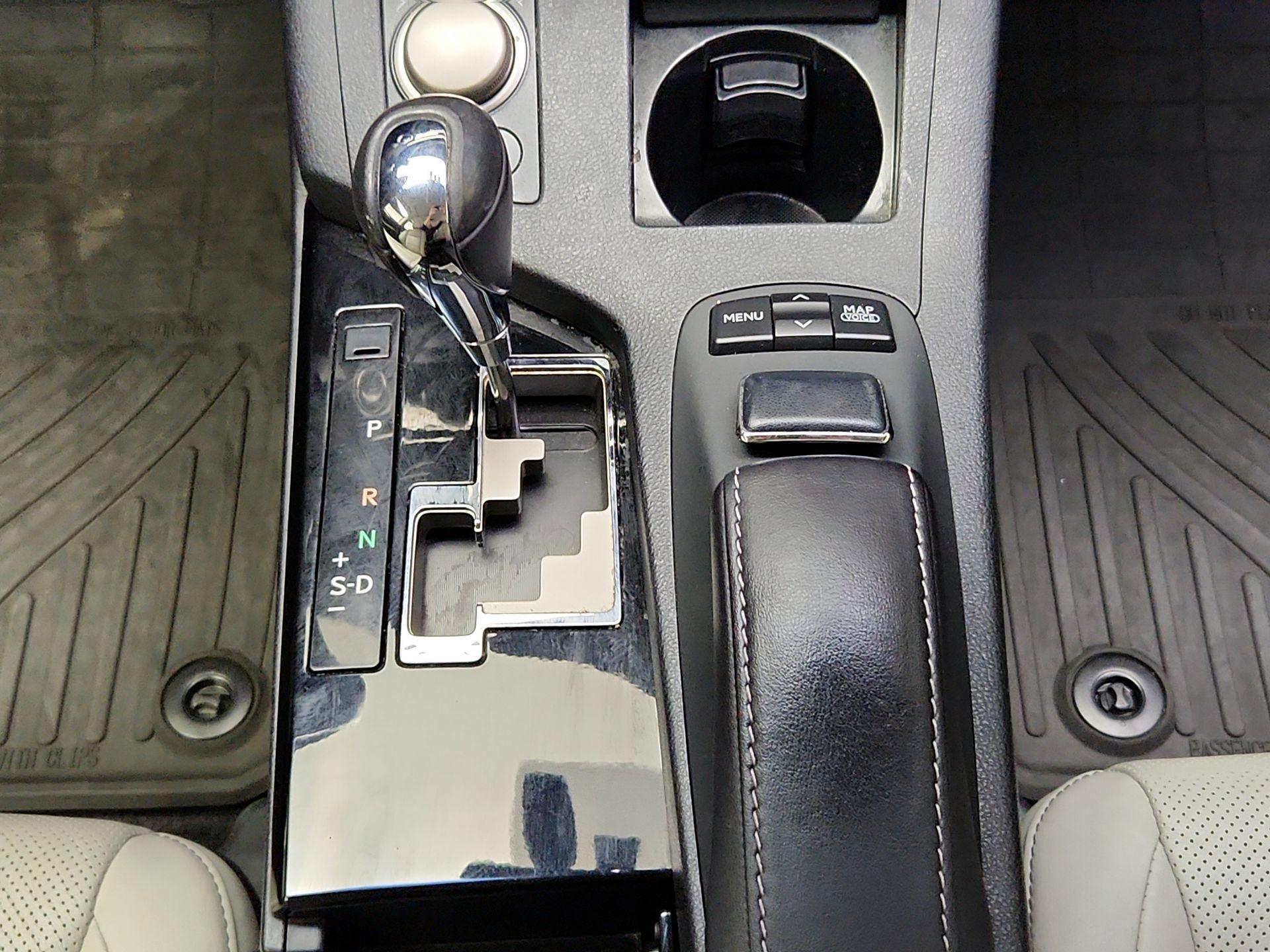 Thumbnail: 2014 Lexus ES - 16