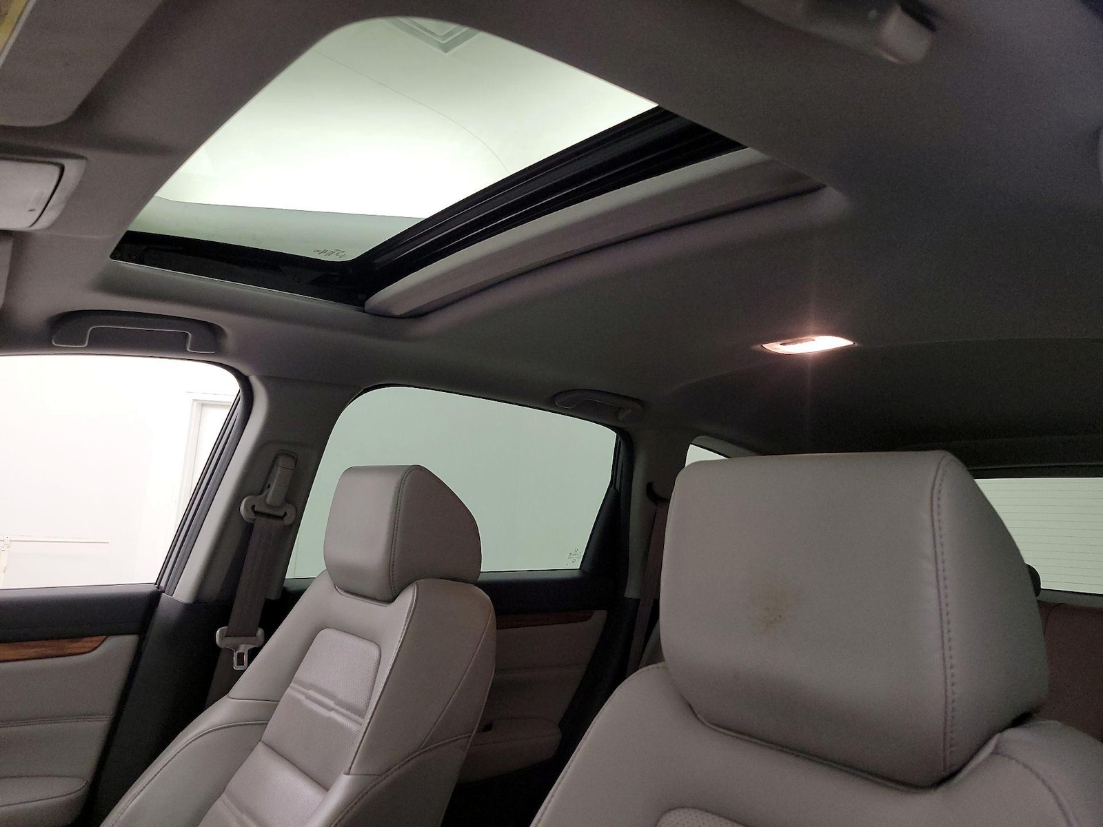 Sunroof(s) & Overhead Airbags