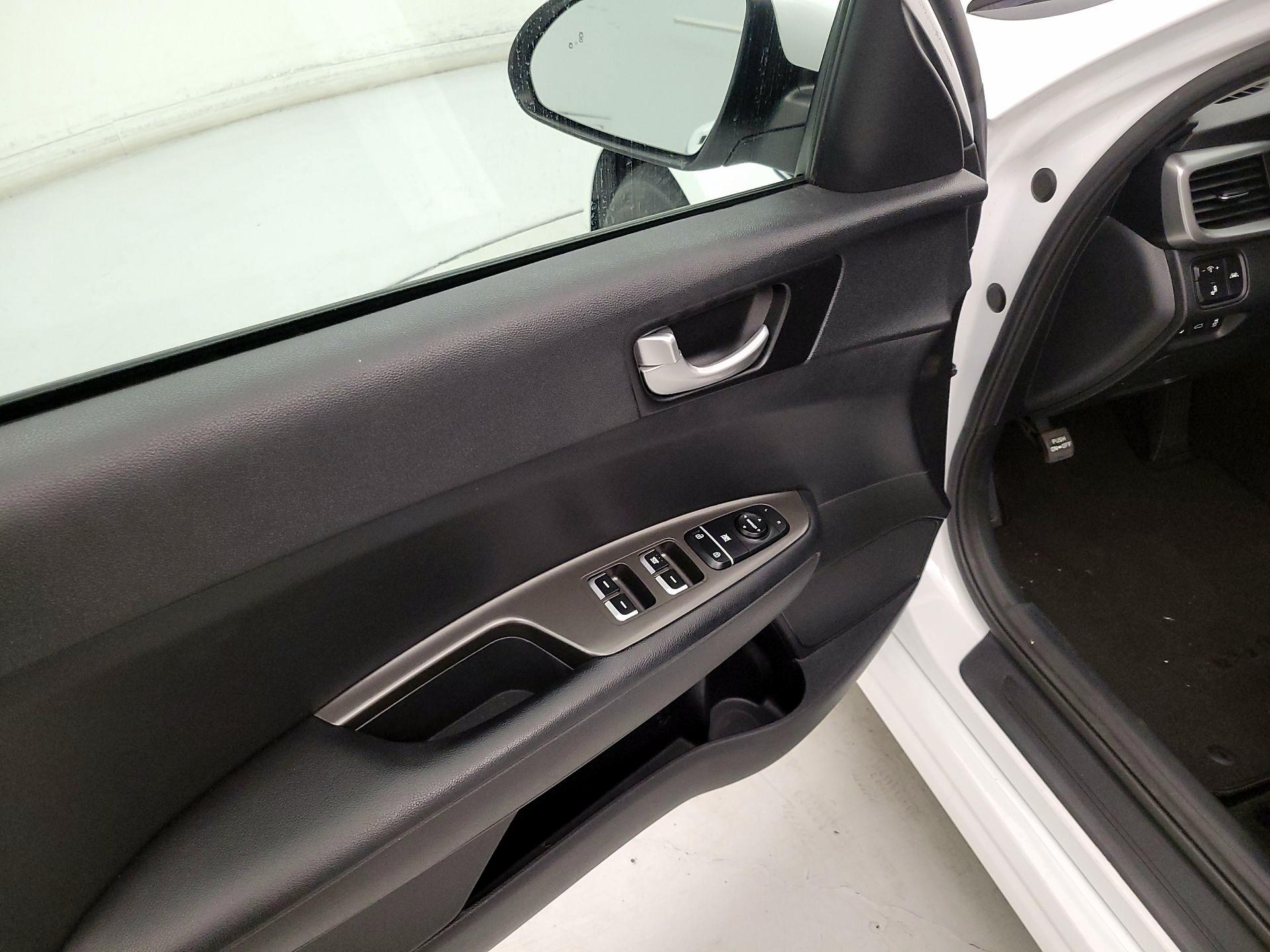 Thumbnail: 2019 Kia Optima - 12