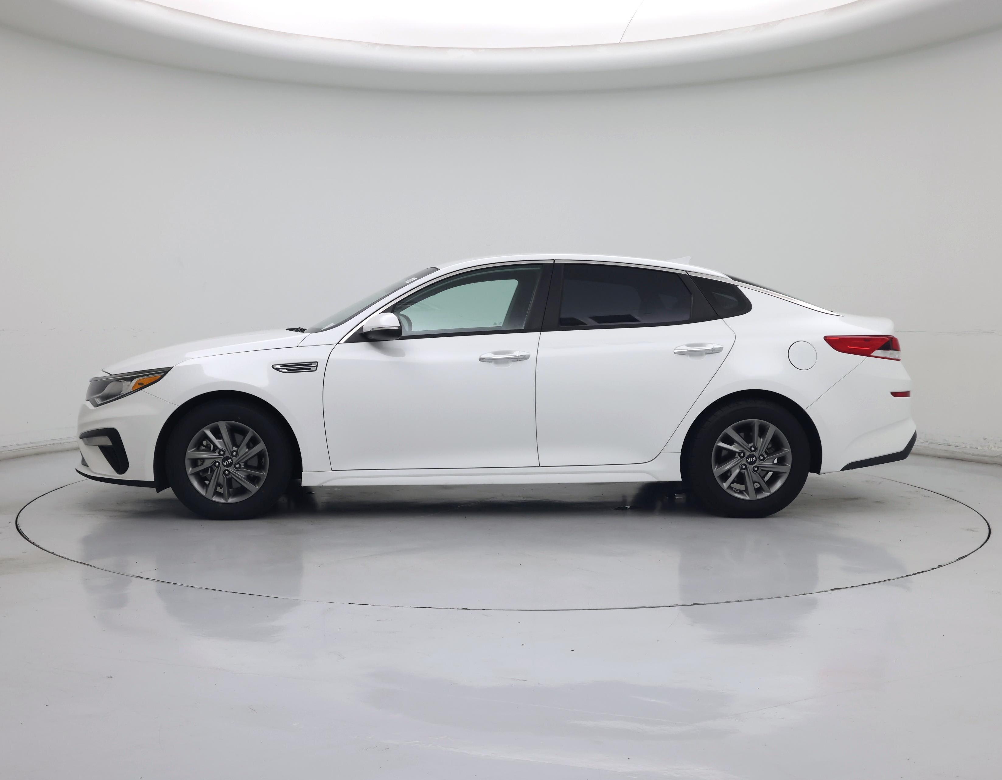 Thumbnail: 2019 Kia Optima - 3