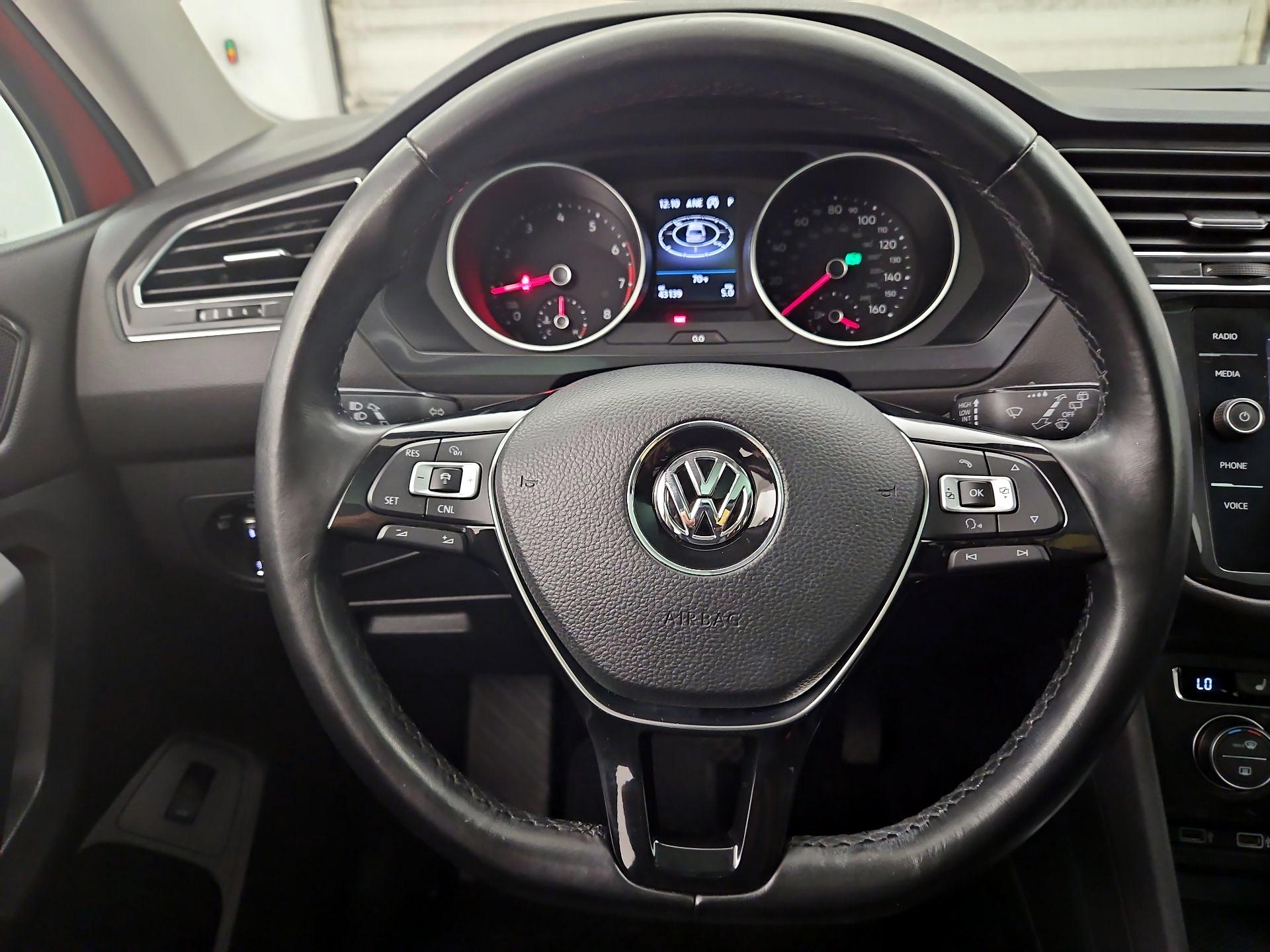 Thumbnail: 2018 Volkswagen Tiguan - 10