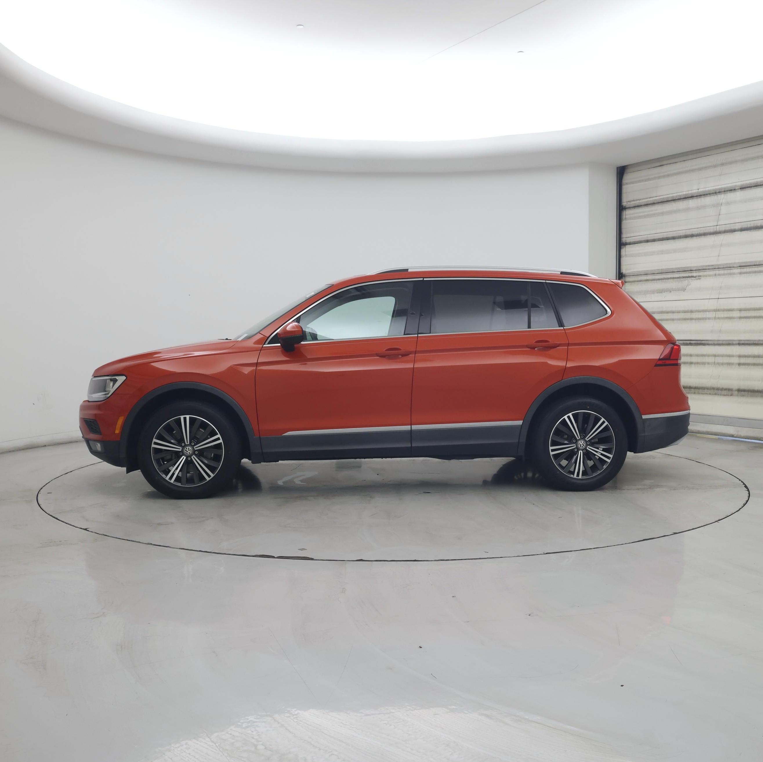Thumbnail: 2018 Volkswagen Tiguan - 3