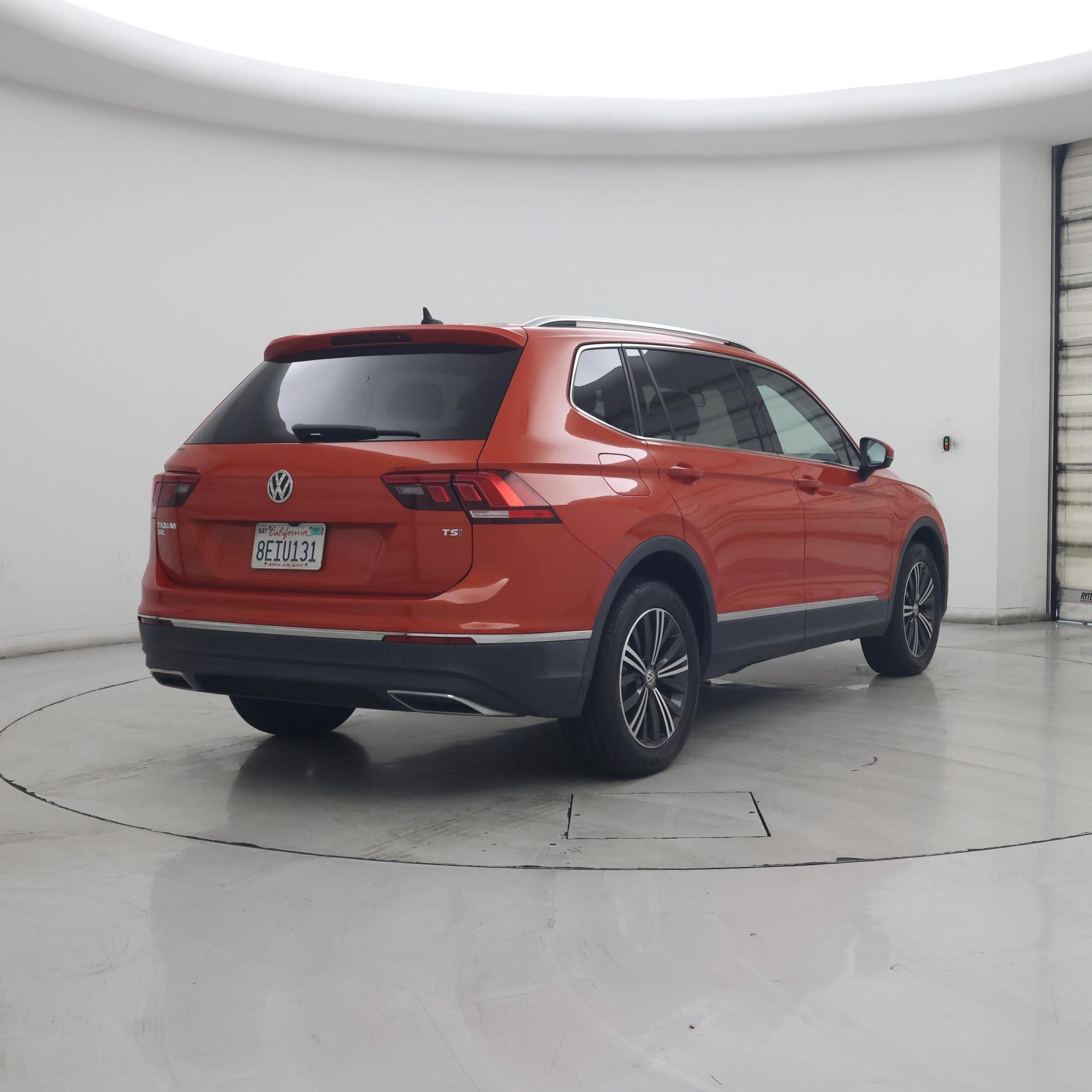 Thumbnail: 2018 Volkswagen Tiguan - 8