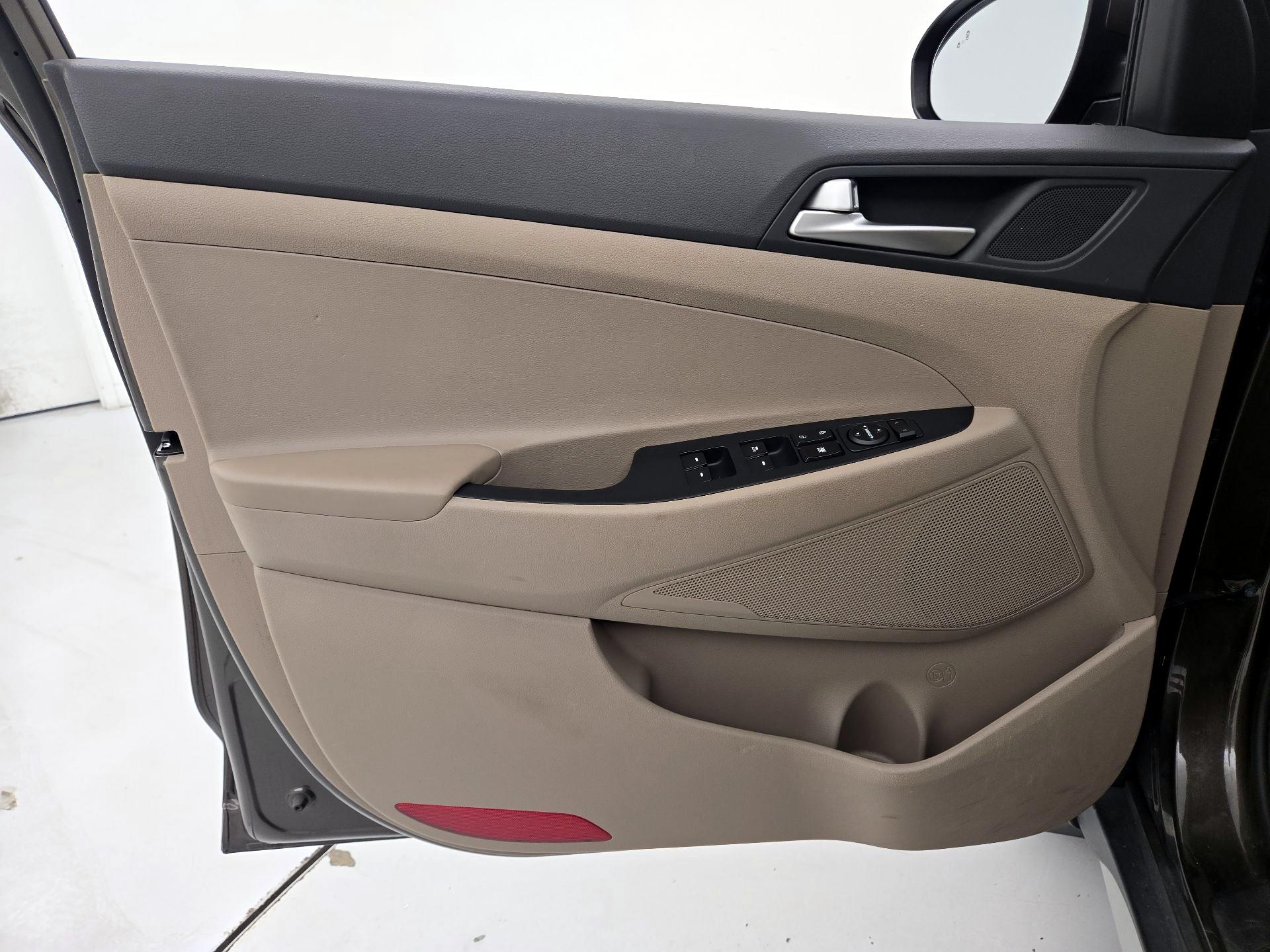Thumbnail: 2020 Hyundai Tucson - 12