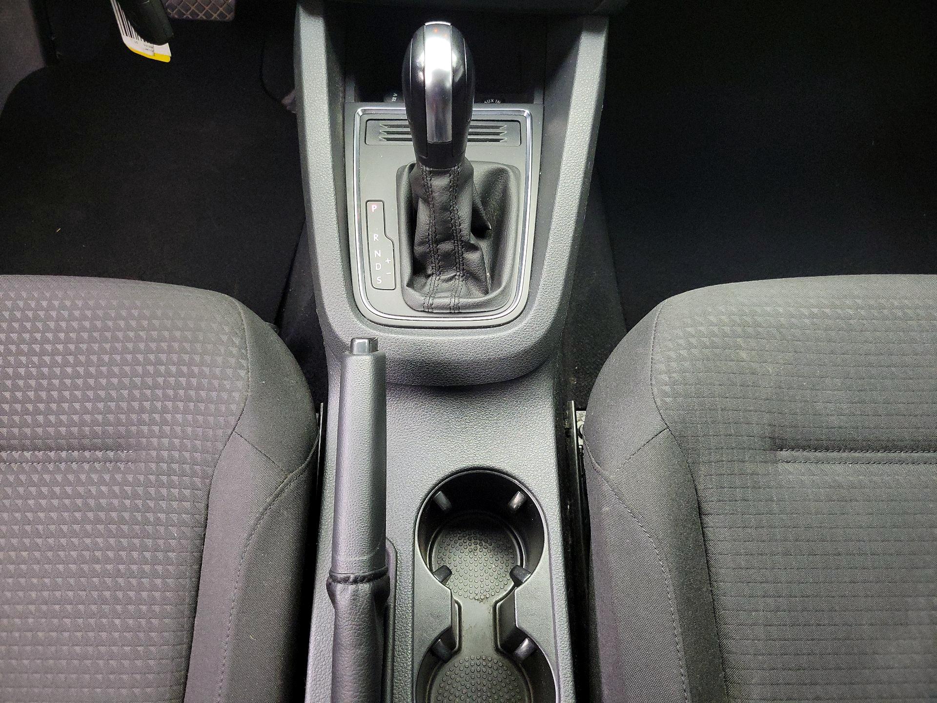 Thumbnail: 2015 Volkswagen Jetta - 16