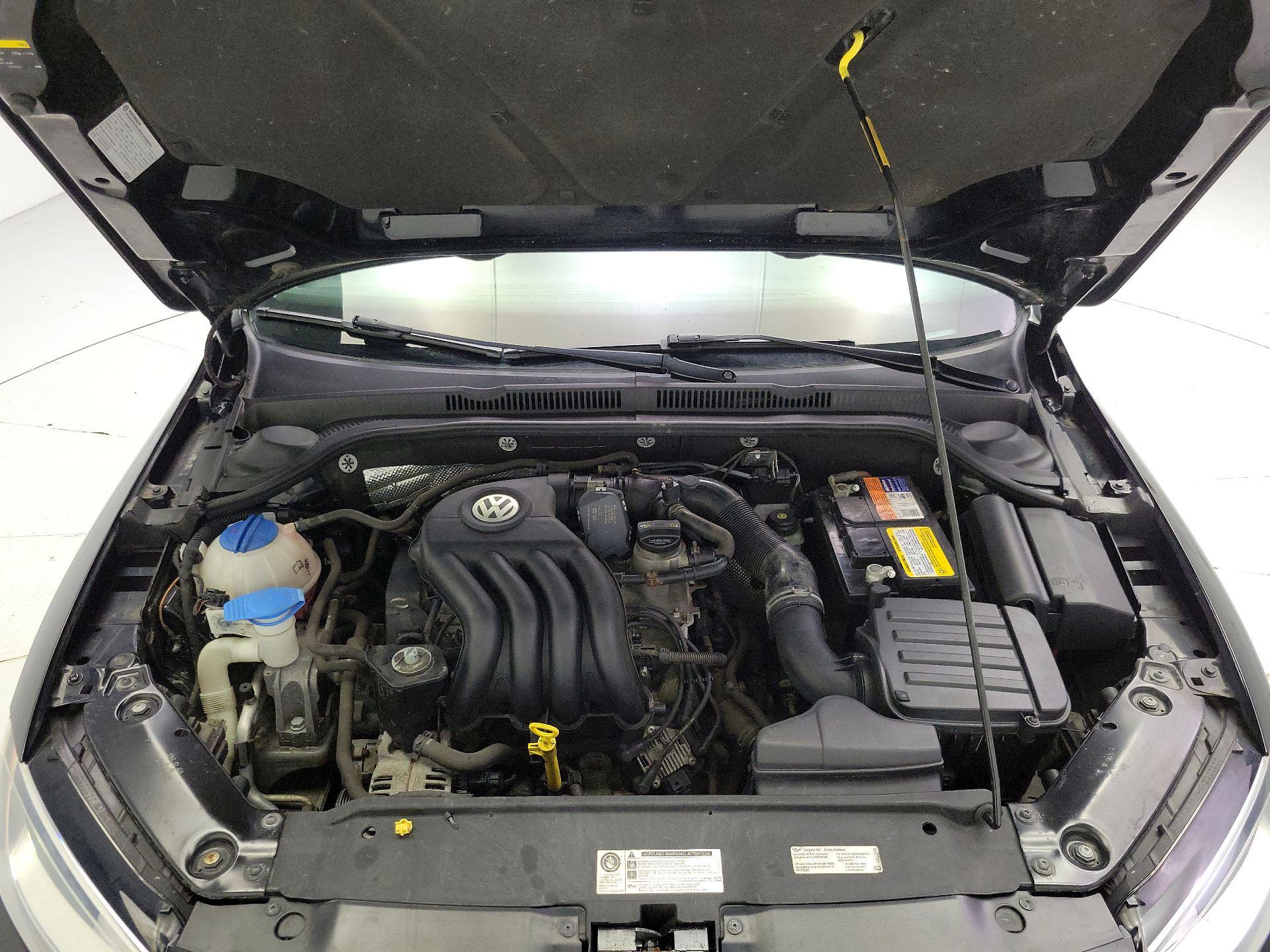 Thumbnail: 2015 Volkswagen Jetta - 20