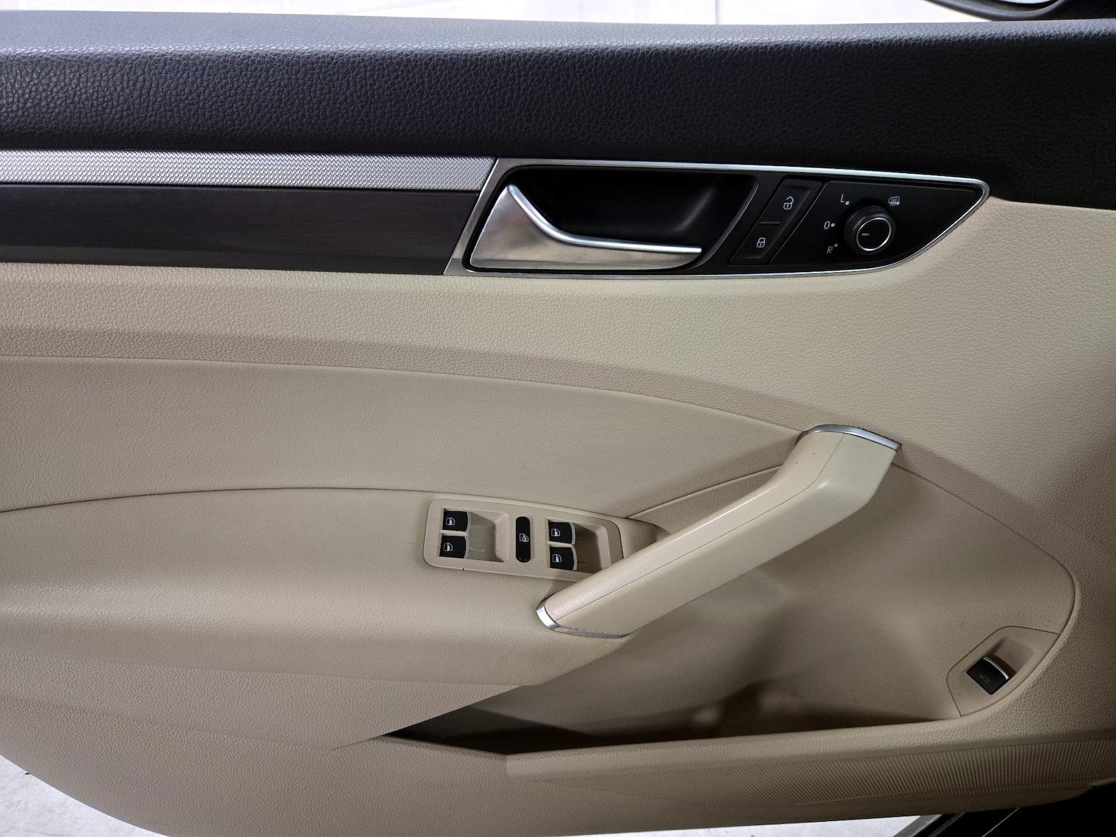 2017 Volkswagen Passat R-Line - Photo 13