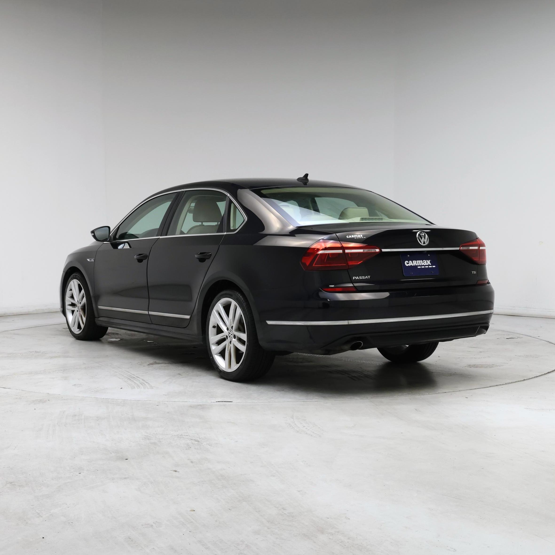 Thumbnail: 2017 Volkswagen Passat - 2