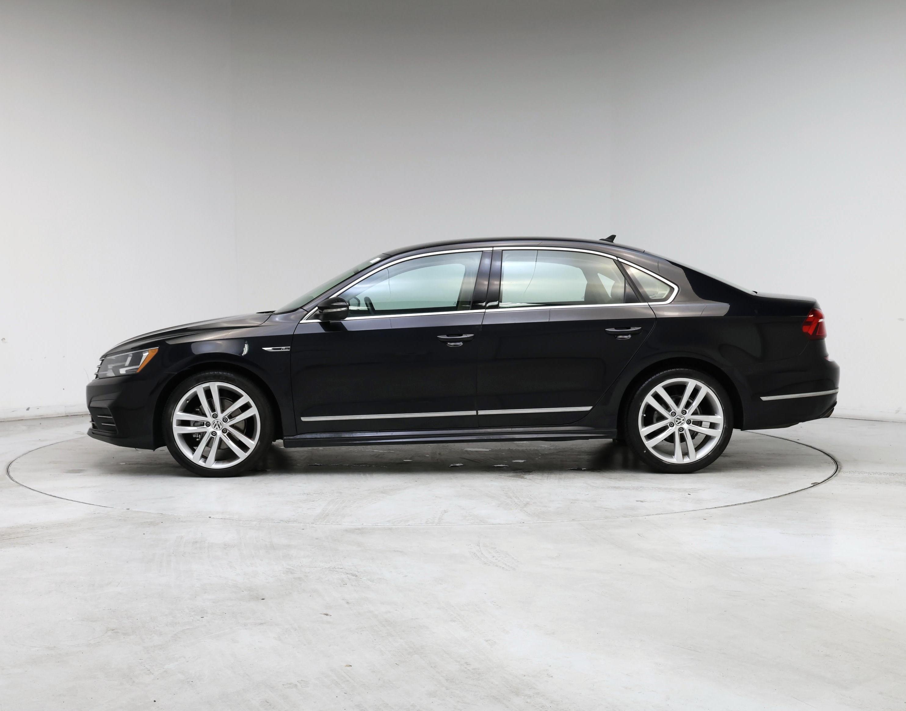 Thumbnail: 2017 Volkswagen Passat - 3