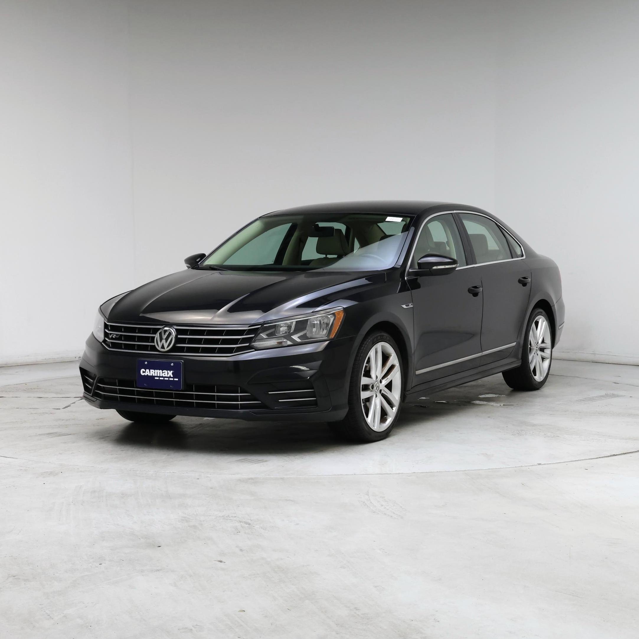 Thumbnail: 2017 Volkswagen Passat - 4