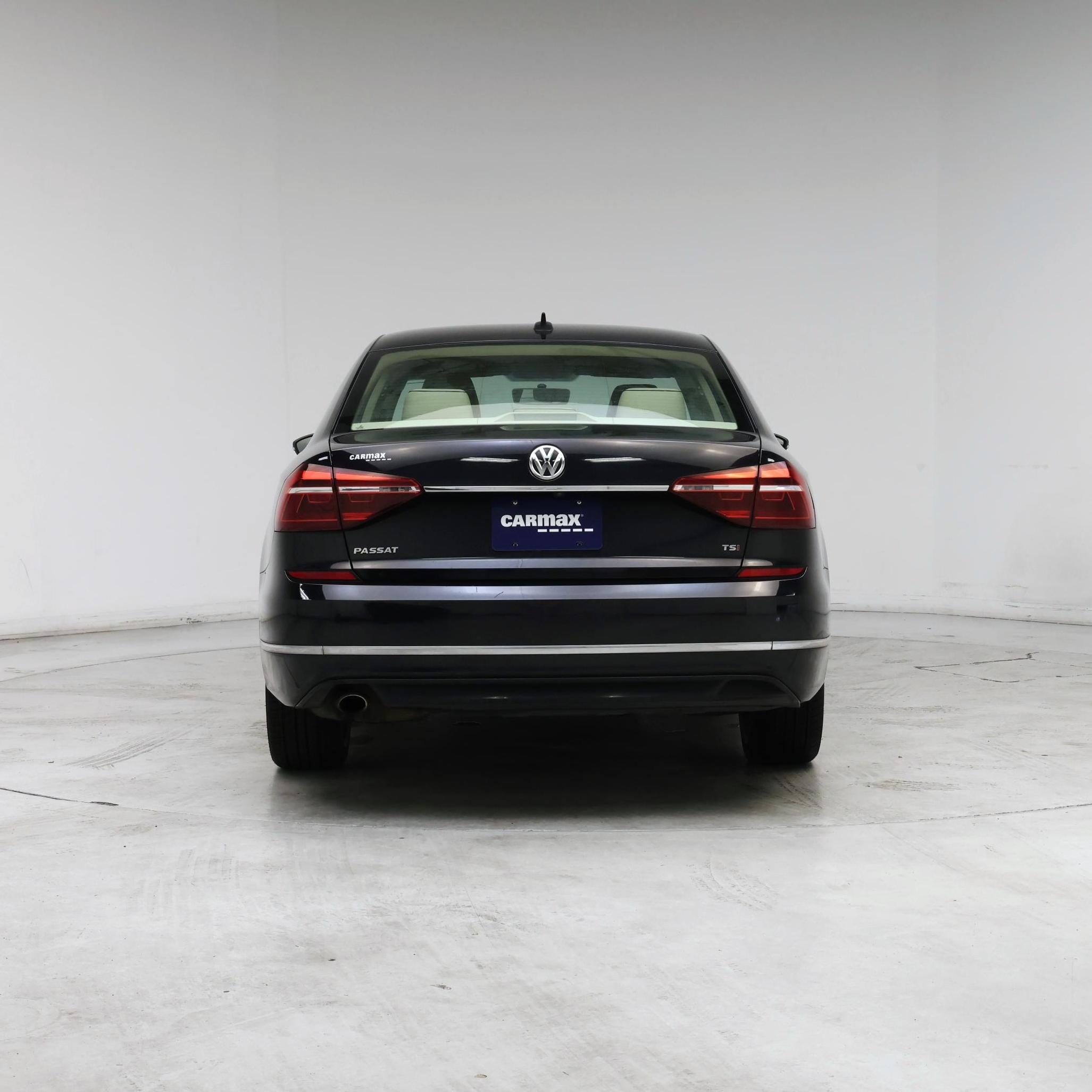 Thumbnail: 2017 Volkswagen Passat - 6