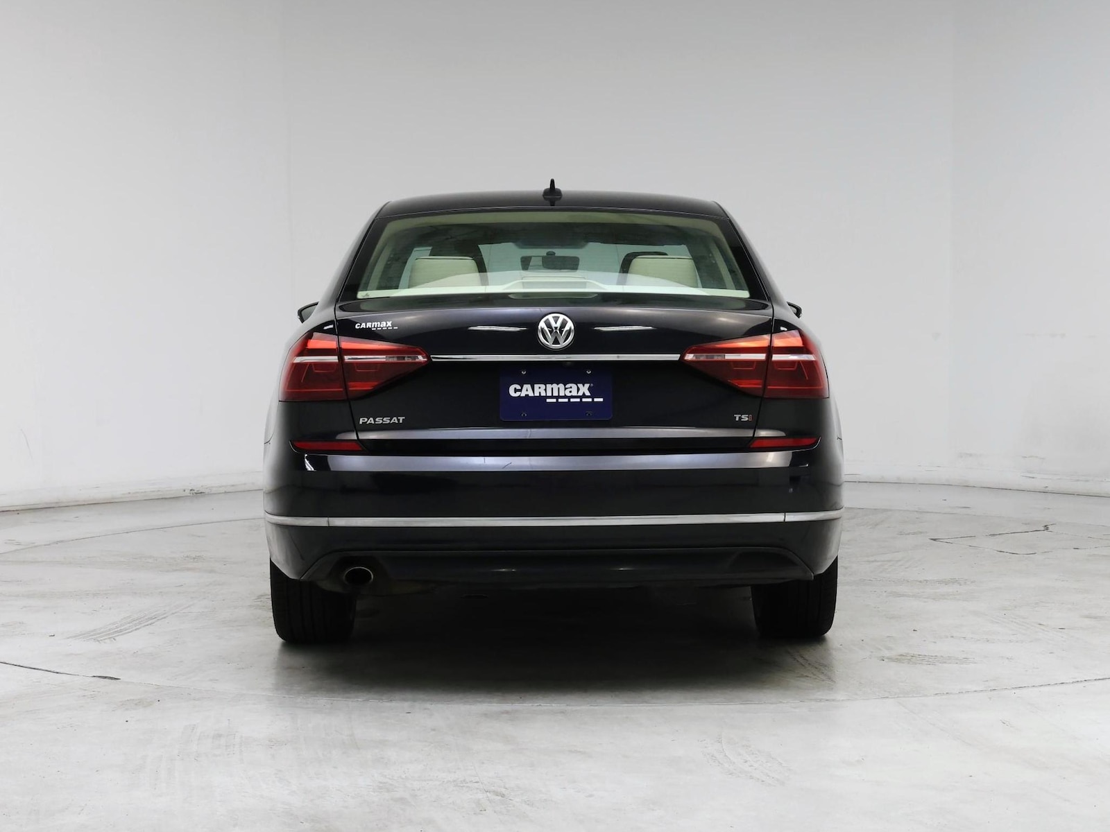 2017 Volkswagen Passat R-Line - Photo 7