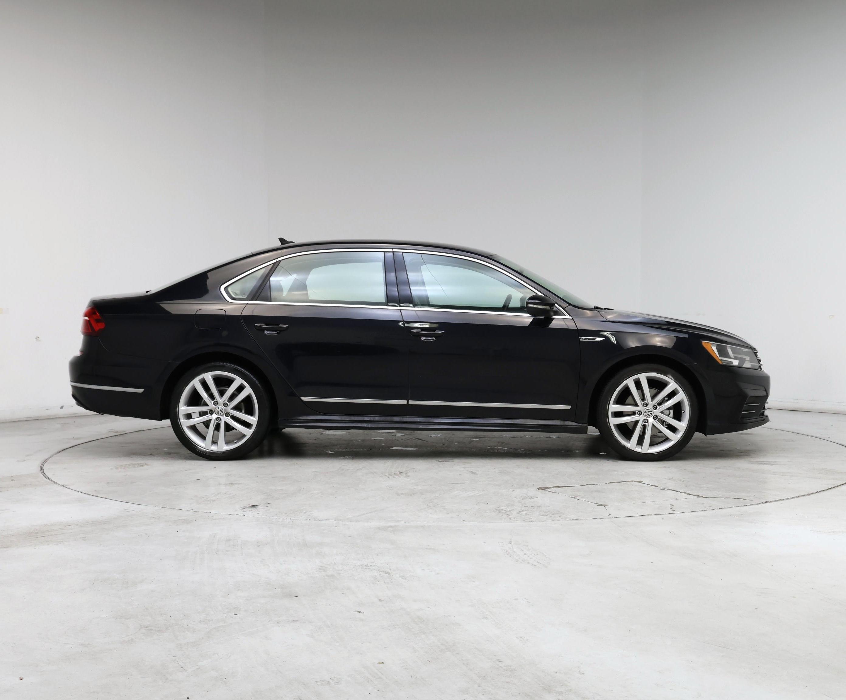 Thumbnail: 2017 Volkswagen Passat - 7