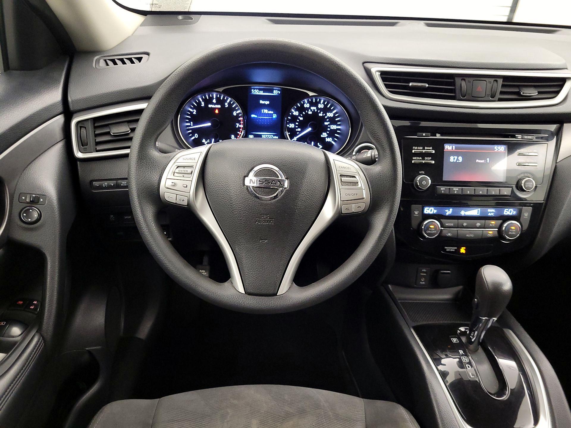 Thumbnail: 2016 Nissan Rogue - 10