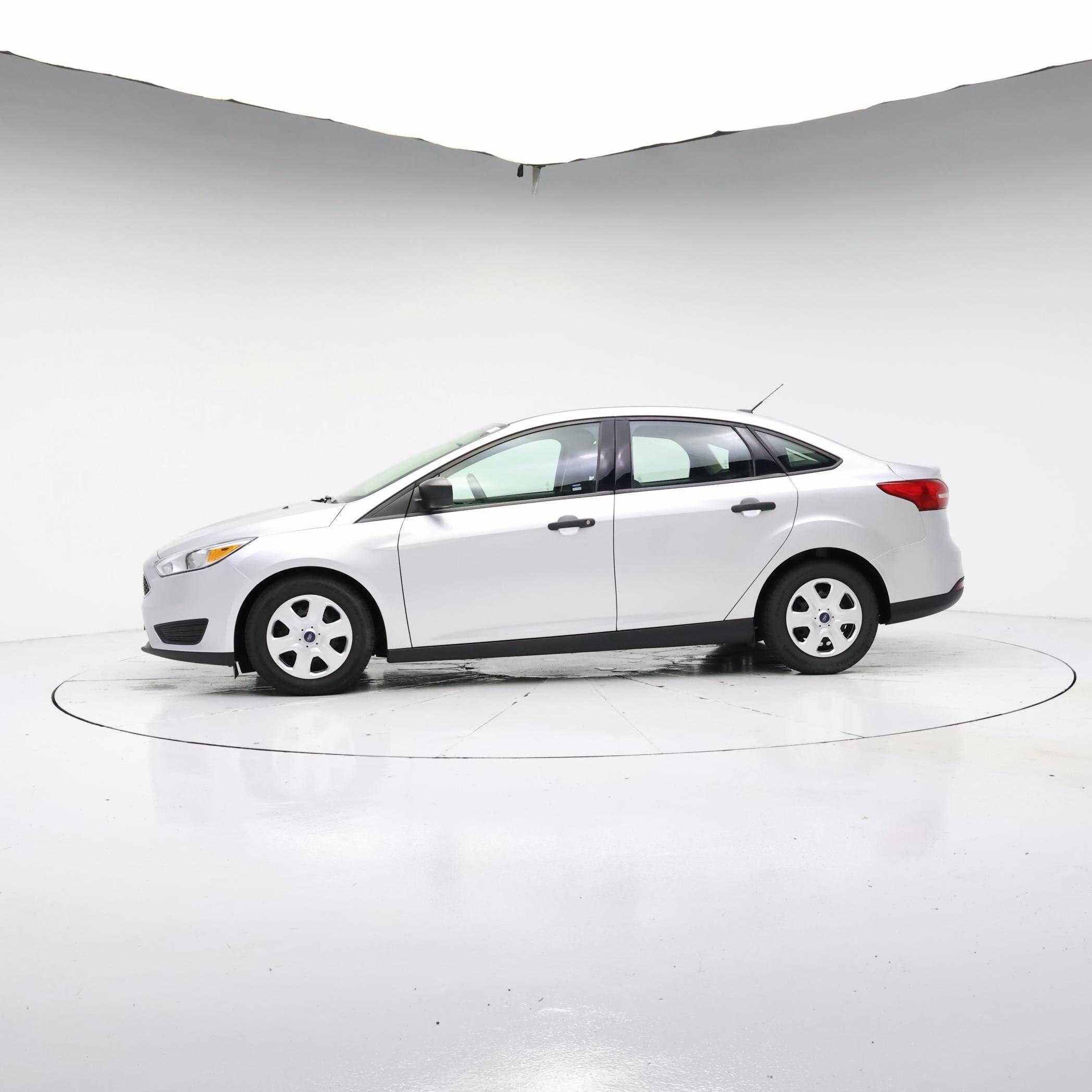 Thumbnail: 2017 Ford Focus - 3