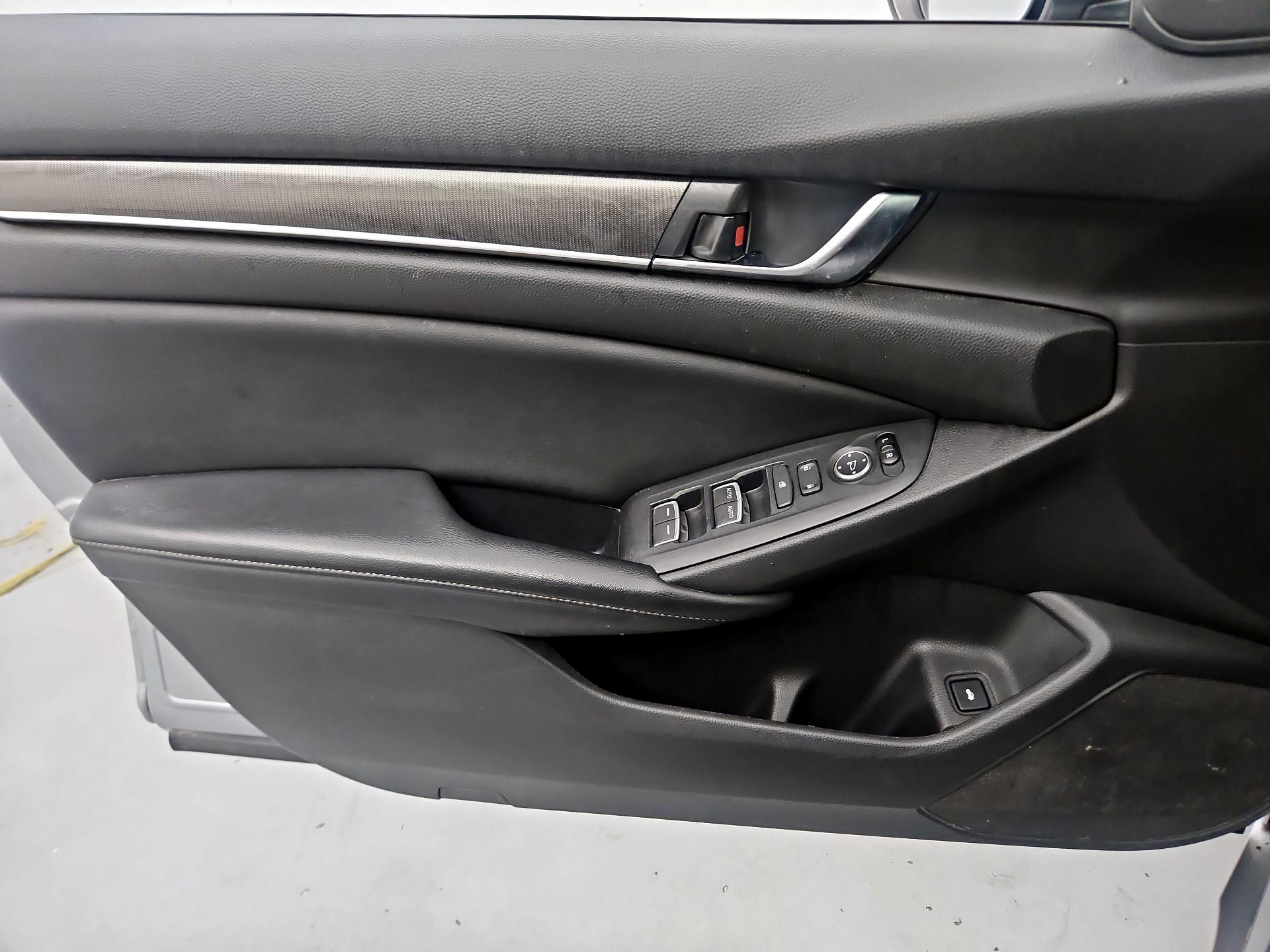 Thumbnail: 2018 Honda Accord - 10